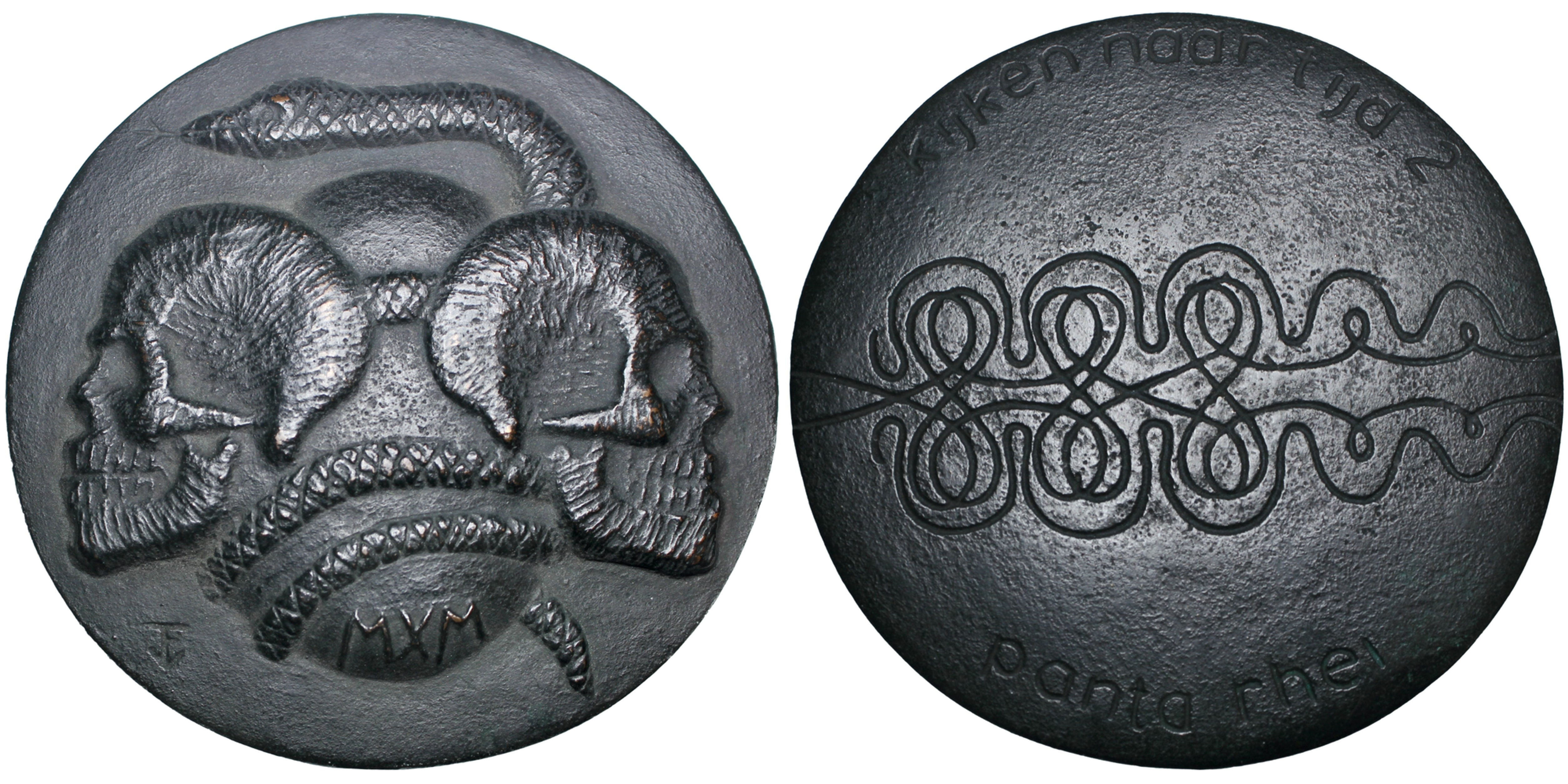 102069  |  NETHERLANDS. "Looking at Time 2" cast bronze Medal.