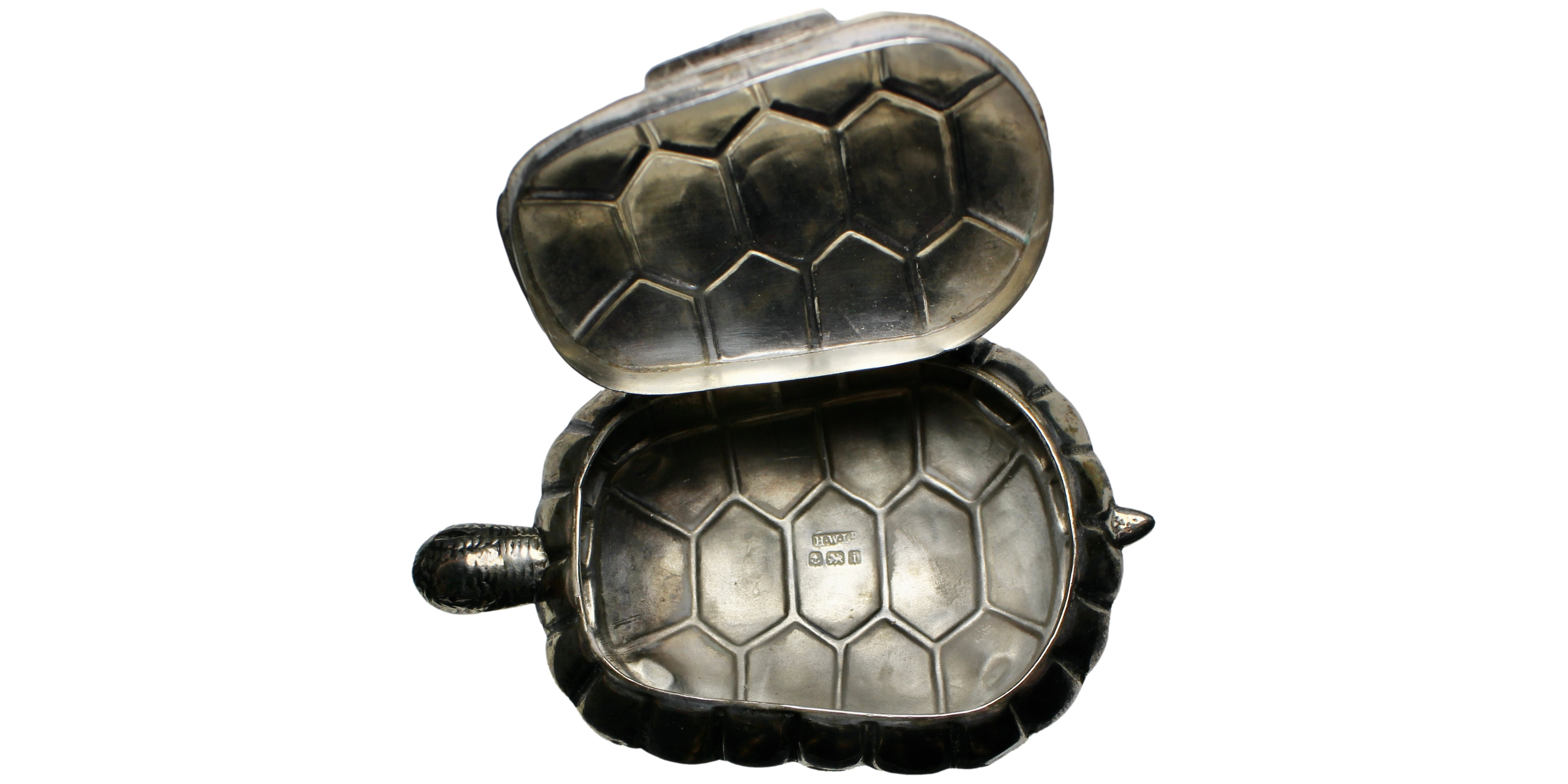 101951 | GREAT BRITAIN. Silver Turtle Trinket Box or Compact.