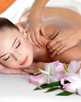 spa-massage-shoulder-young-beautiful-wom