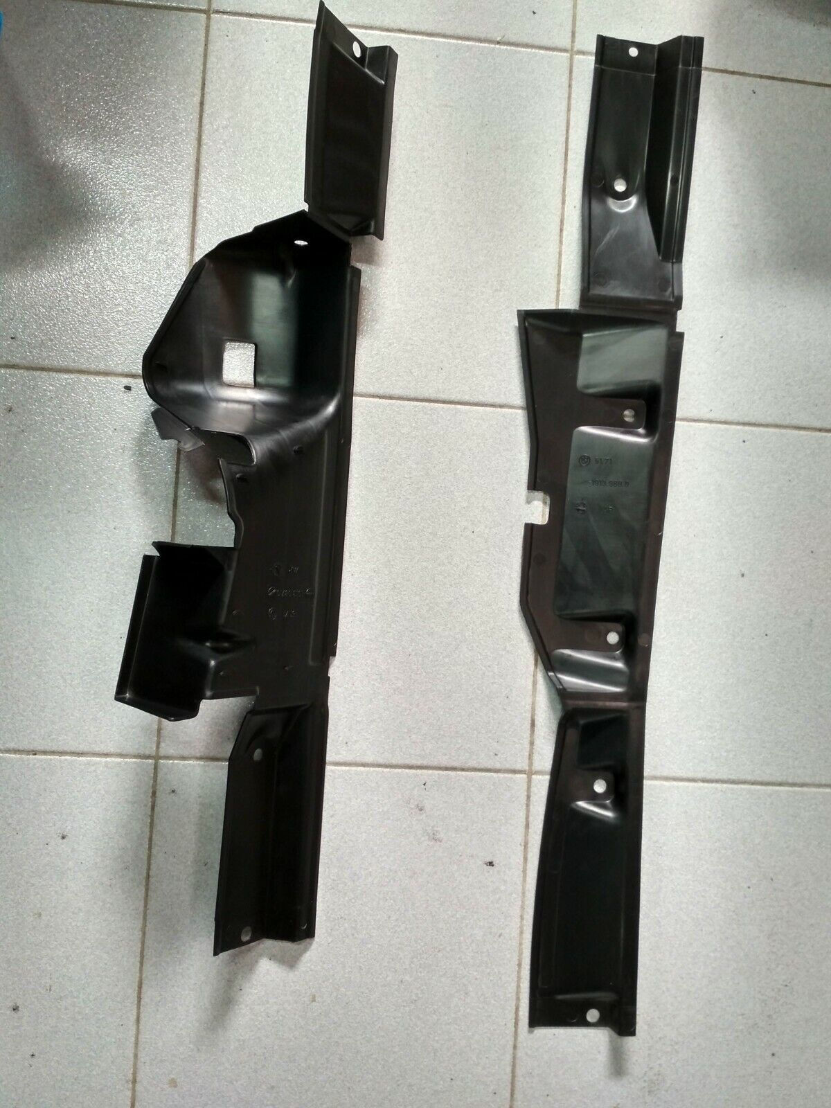 BMW E30 air intake tubes L+R !!NEW!! GENUINE 51711913987 51711913988