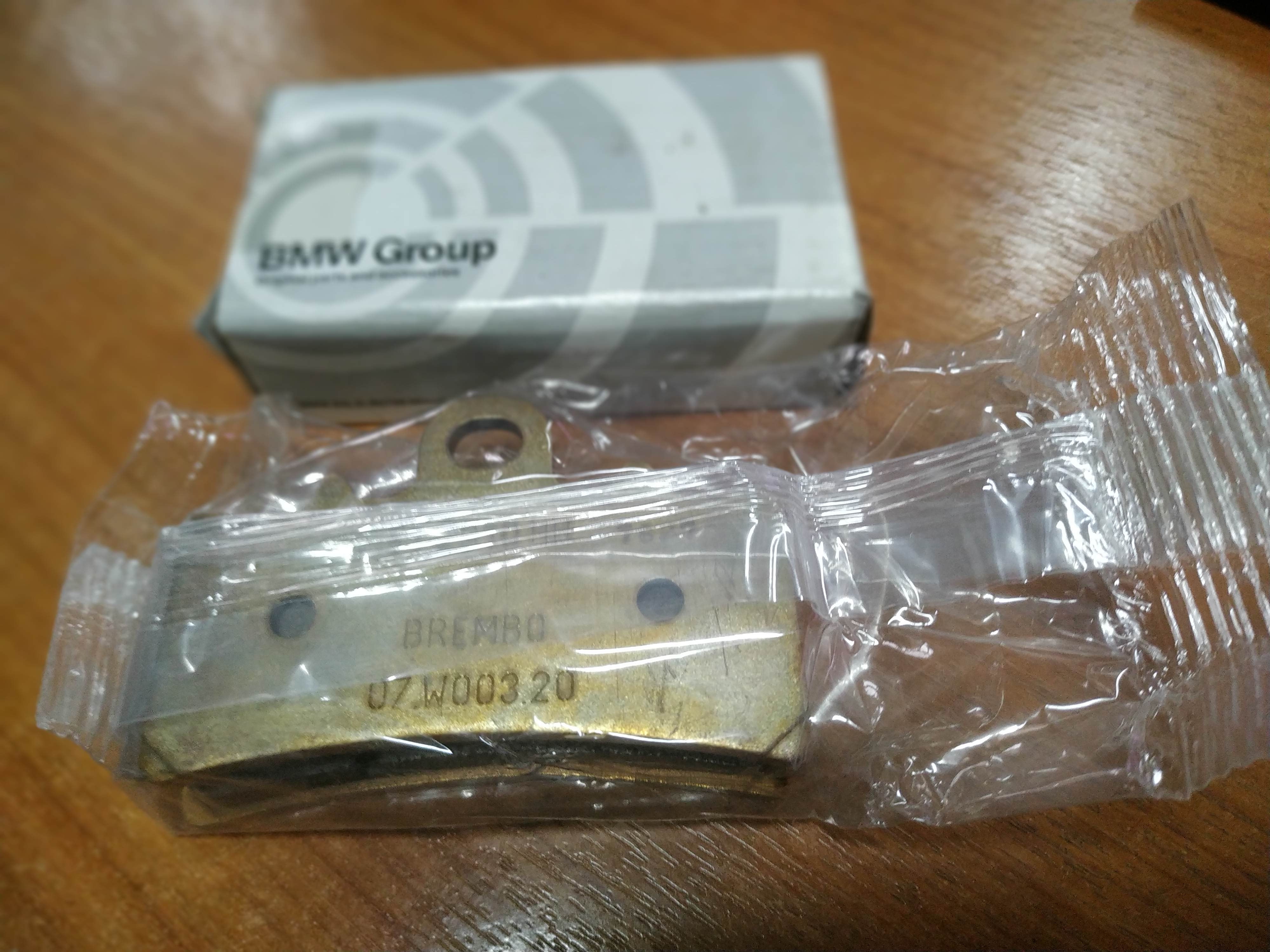 *BMW K01-K02-K03 brake pads front !NEW! !GENUINE! 34118354919