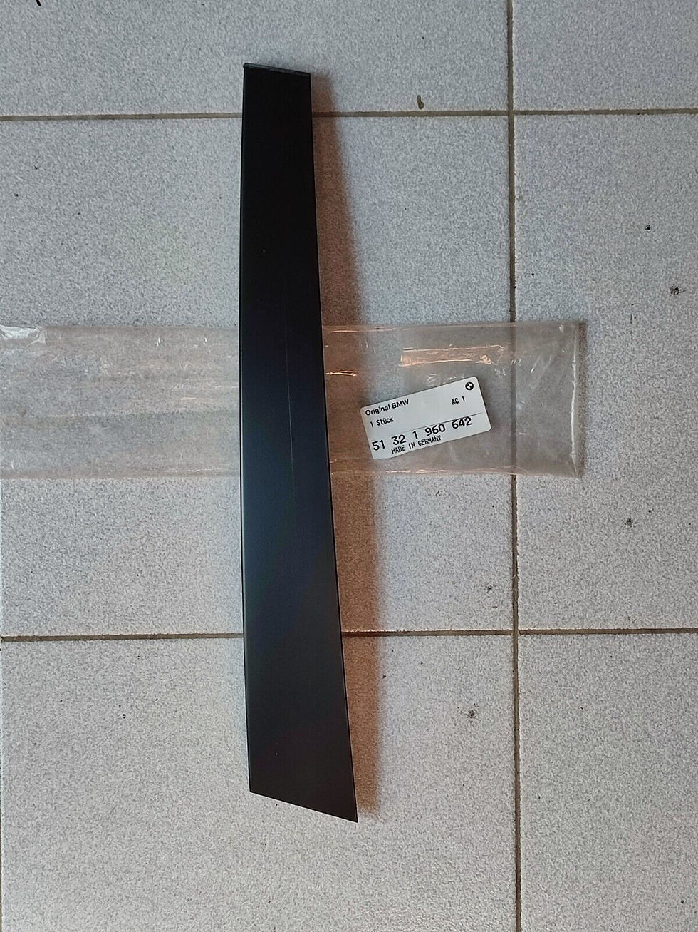 Thumbnail: BMW E36 exterior trim covering front right !NEW! GENUINE 51321960642