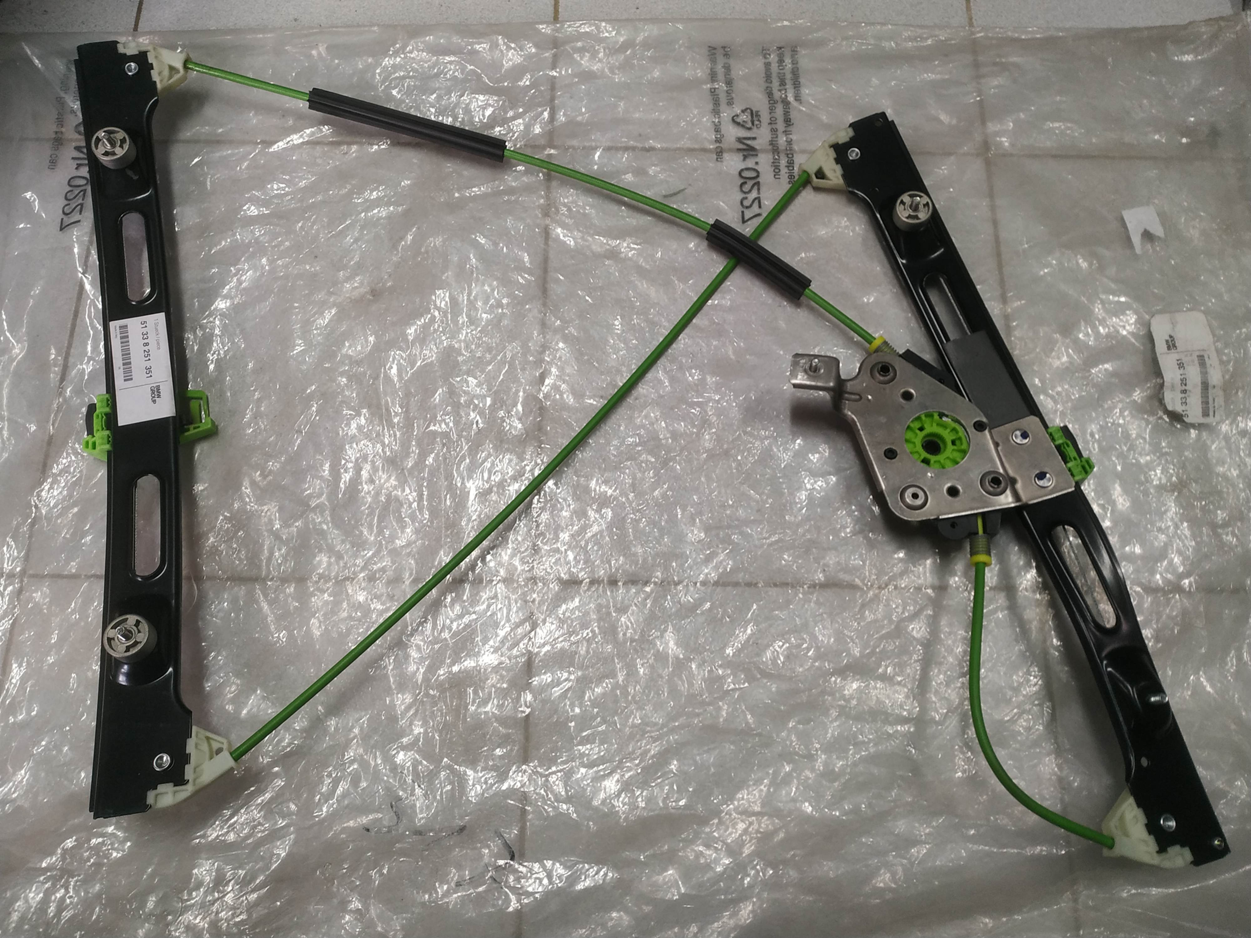 *BMW E46 Compact electric window lifter front left !NEW! !GENUINE! 51338251351