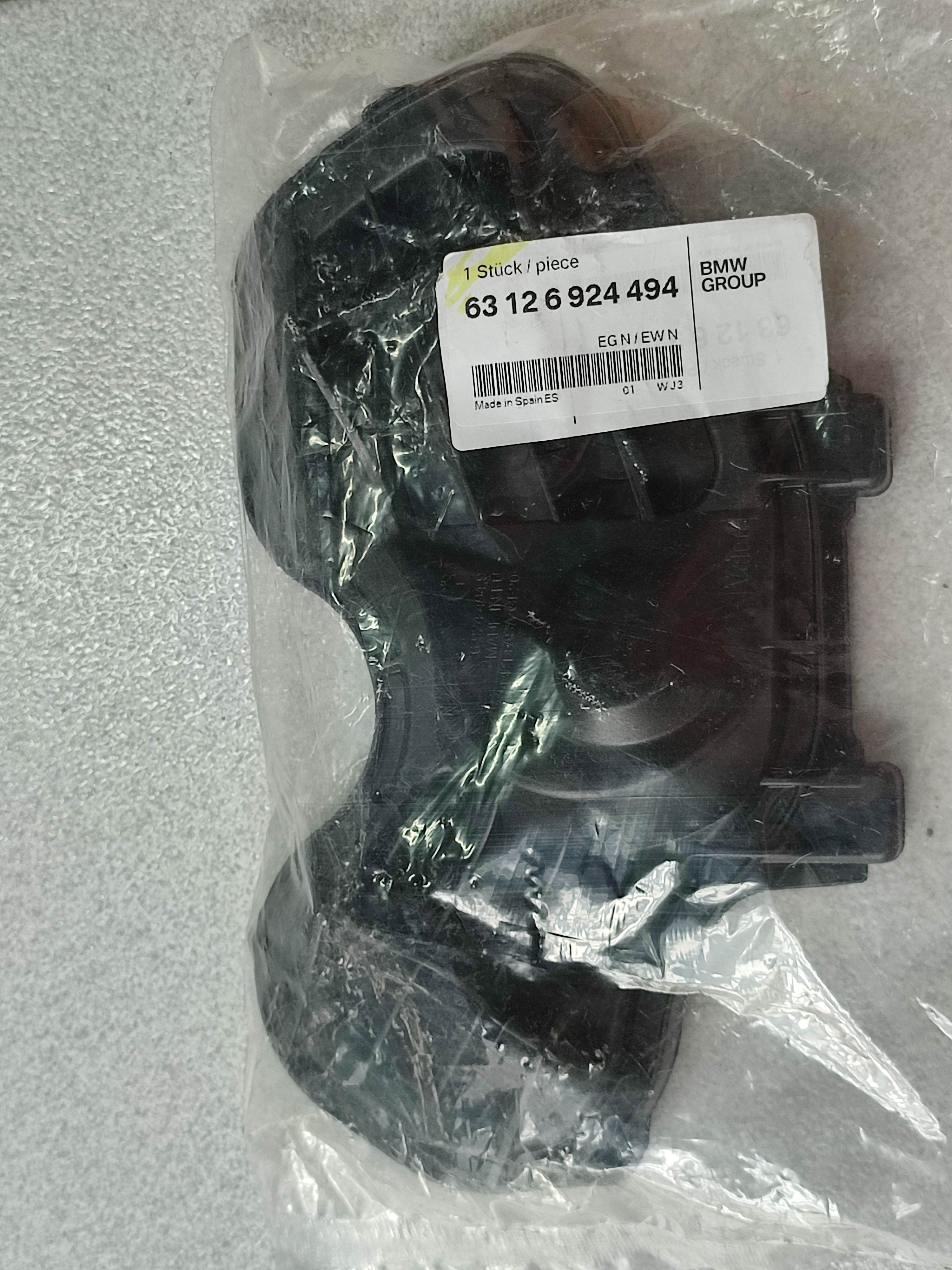 *BMW E87-E81-E88-E82 headlight cover right !NEW! GENUINE 63126924494