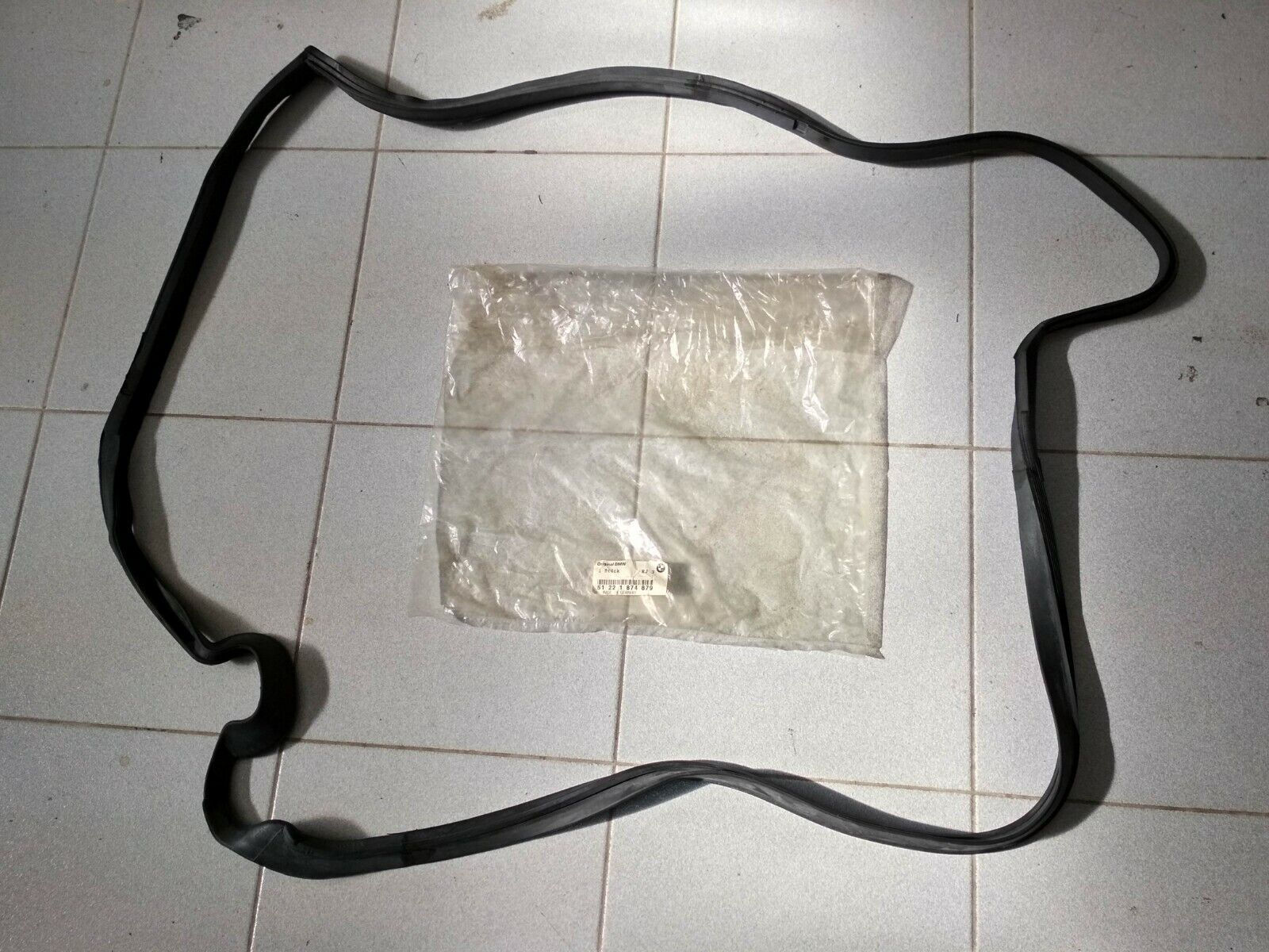 BMW E28 door wheatherstrip rear left !!NEW!! GENUINE 51221874879