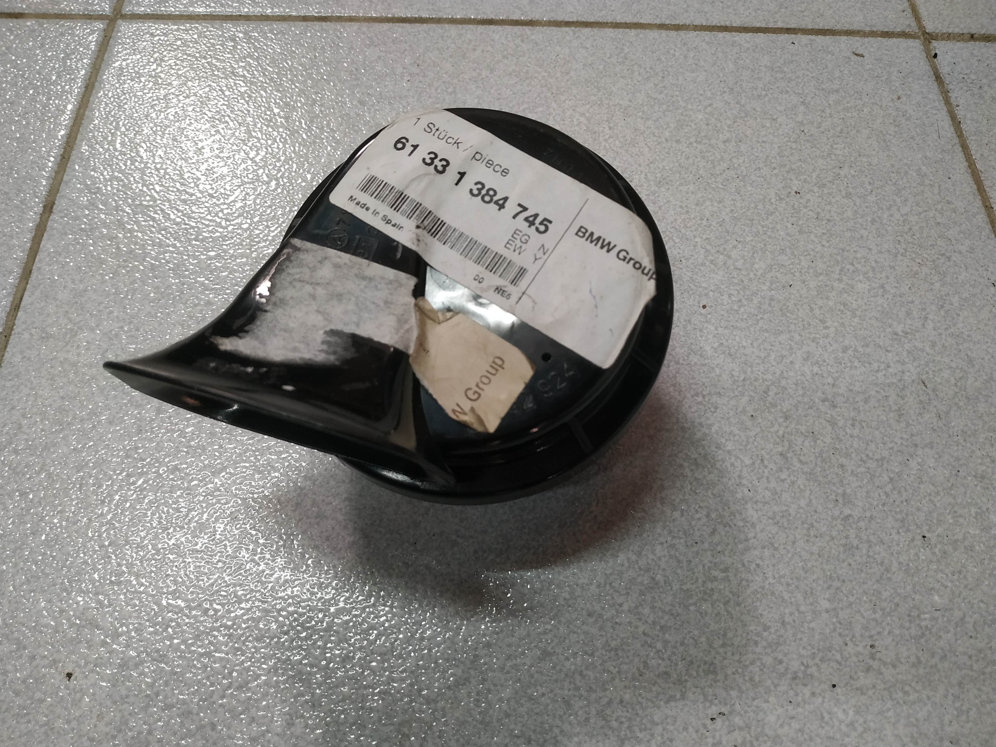 BMW E34 horn HELLA 500HZ !NEW! !GENUINE! 61331384745