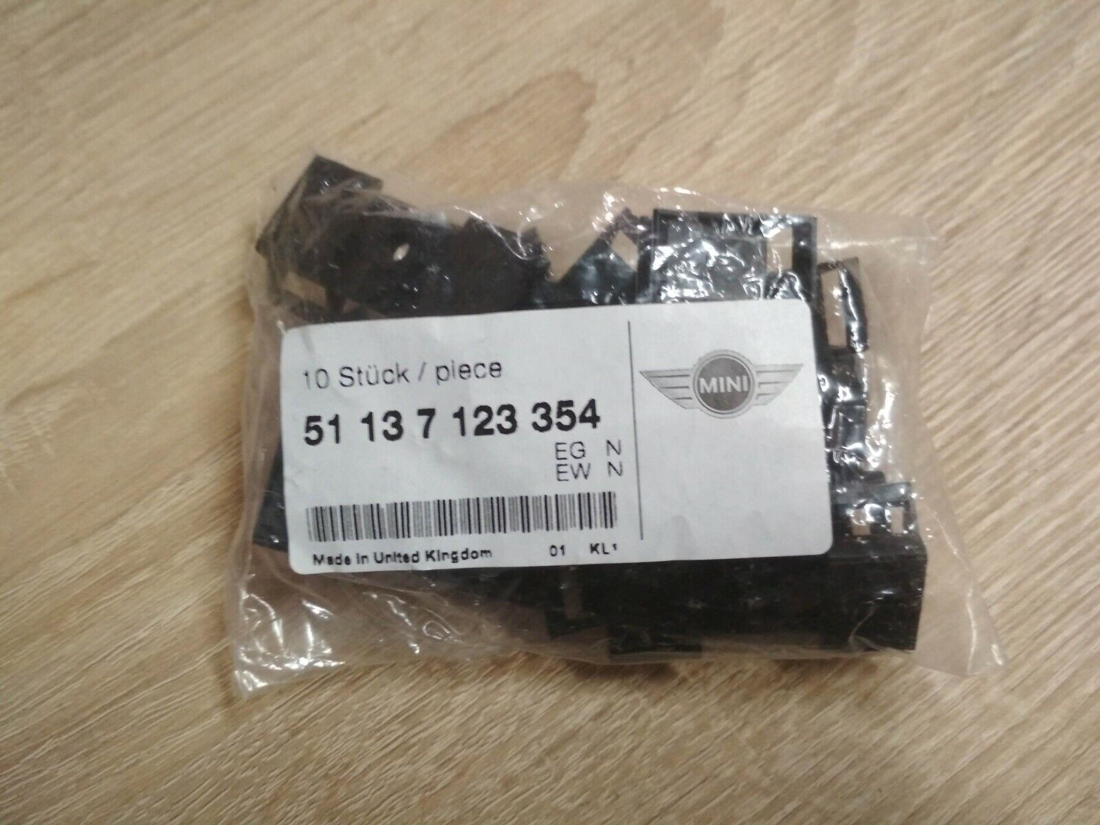 BMW MINI clips (10) !!NEW!! !!GENUINE!! 51137123354