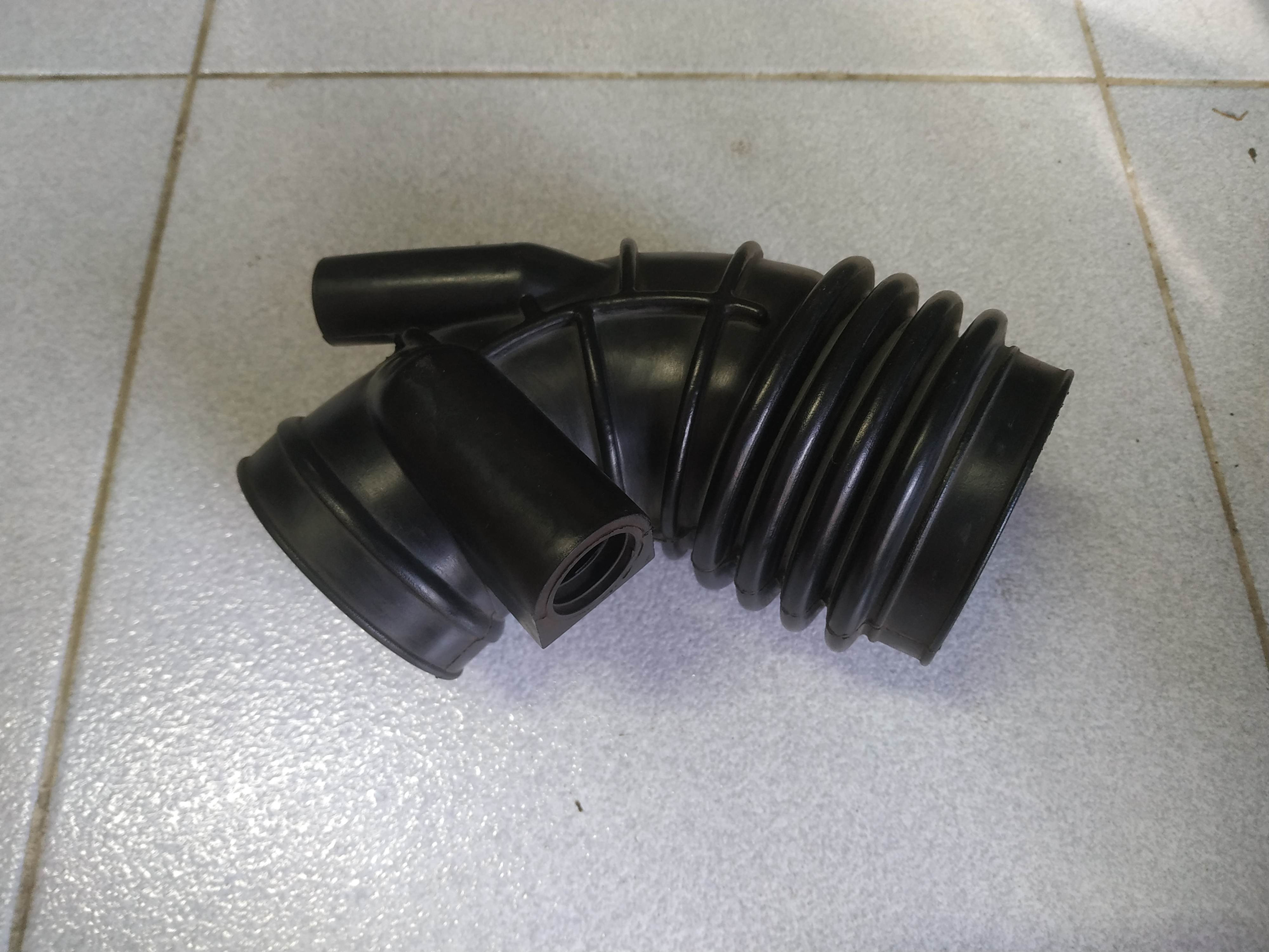 BMW E30-E28 intake rubber boot hose M20B20 !NEW! !GENUINE! 13711708834