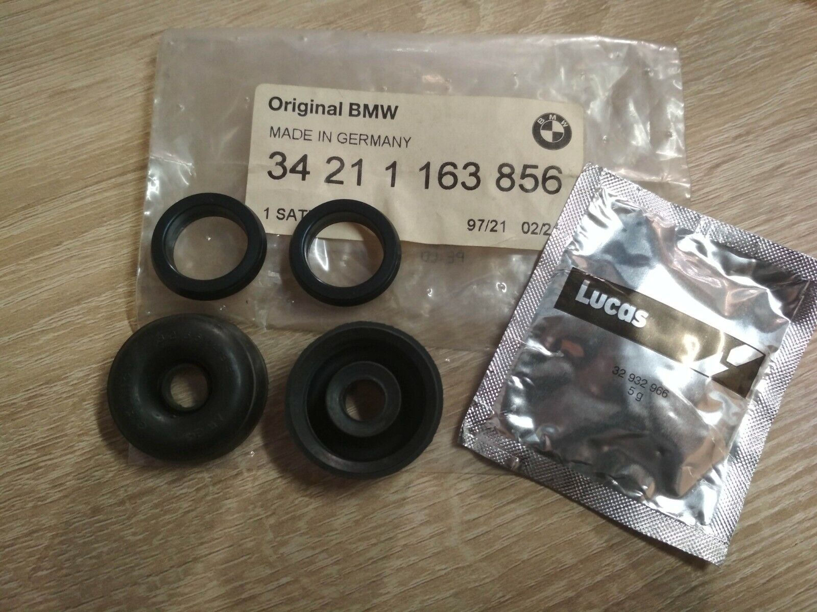 BMW E36 wheel brake cylinders !!NEW!! GENUINE NOS 34211163856