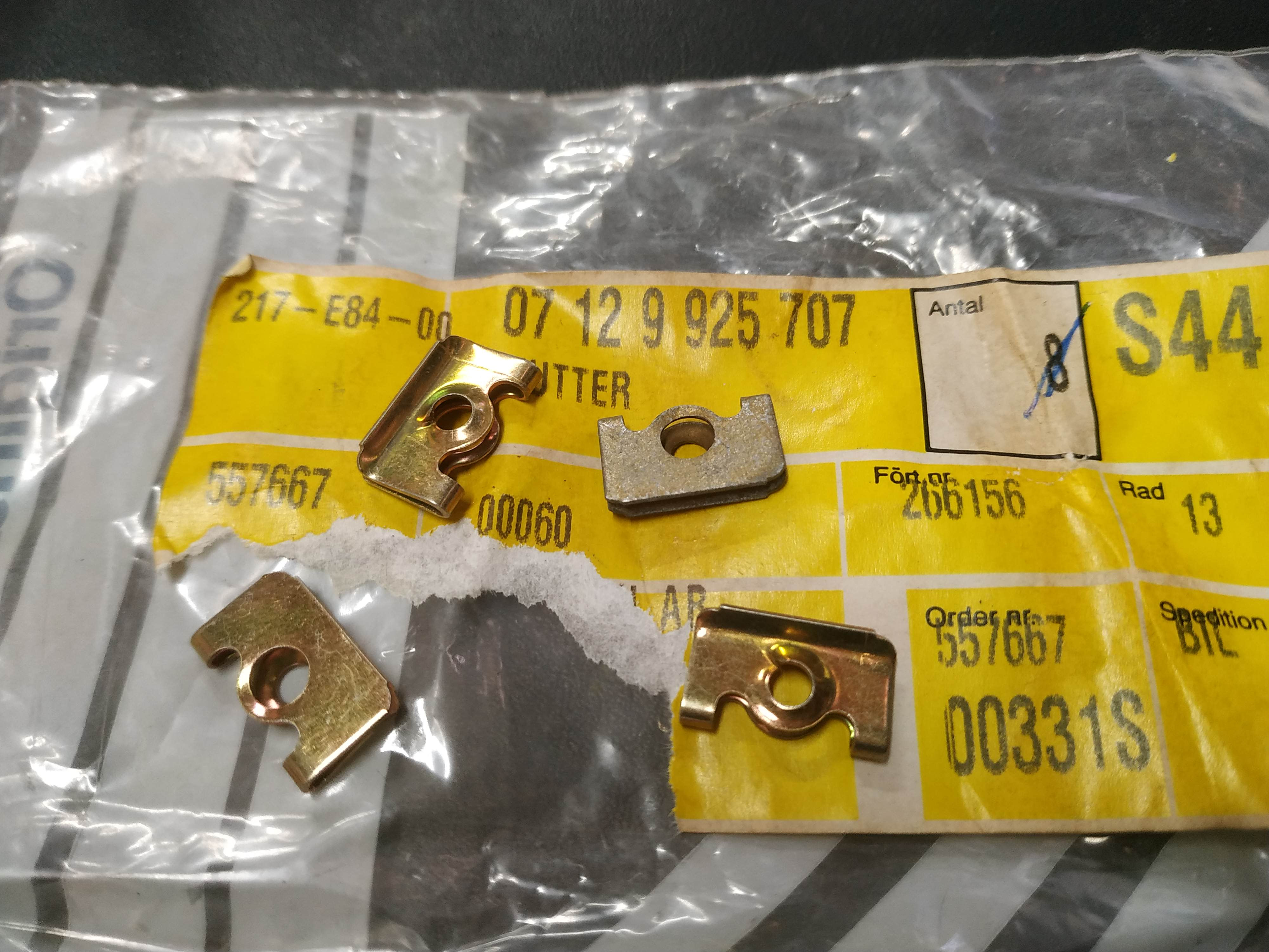 BMW E21-E30-E28-E24-E23-E36-Z3 body nuts(4) !NEW! !GENUINE! 07129925707