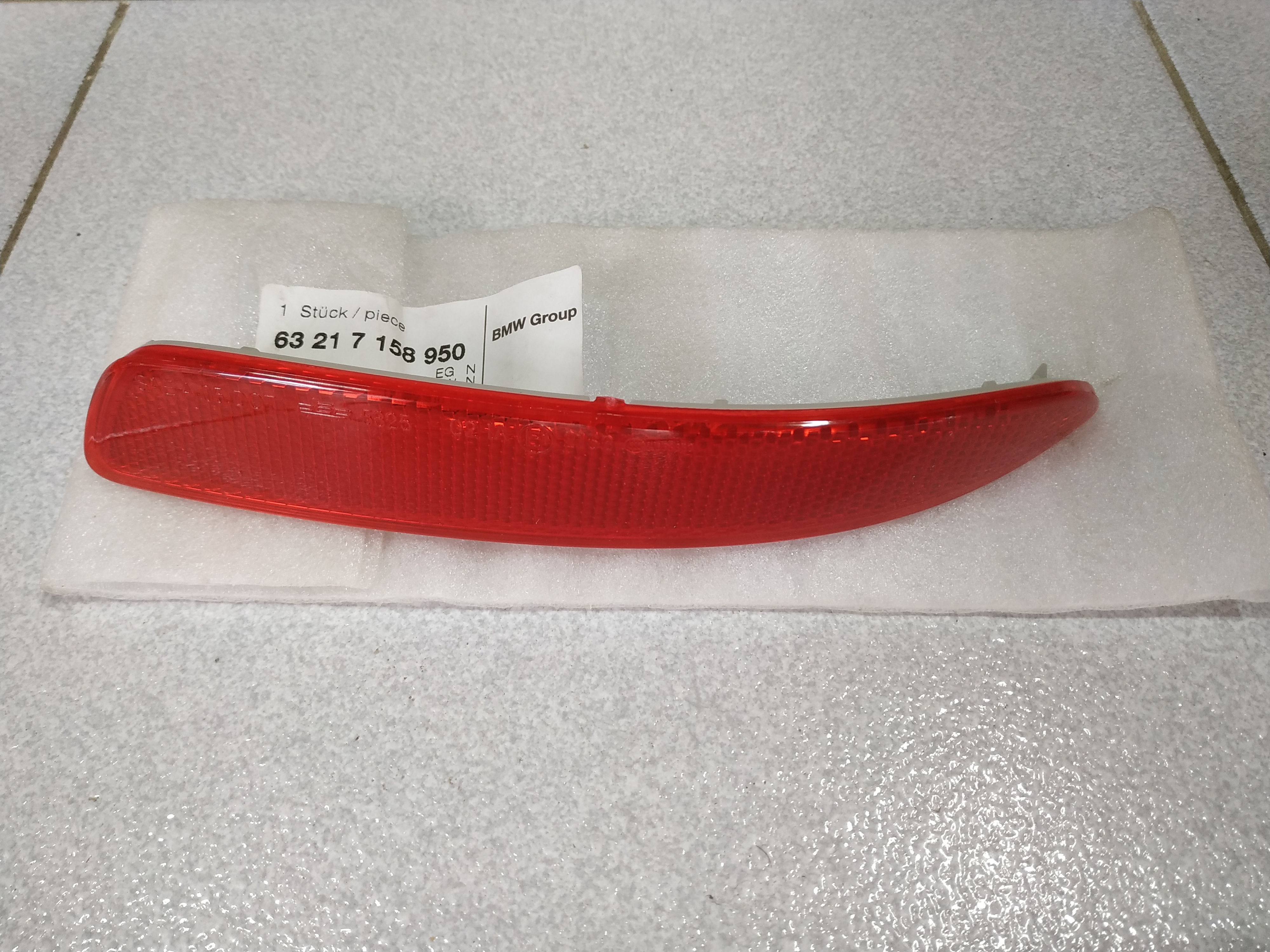 *BMW E70+LCI bumper reflector rear right !!NEW!! !!GENUINE!! 63217158950