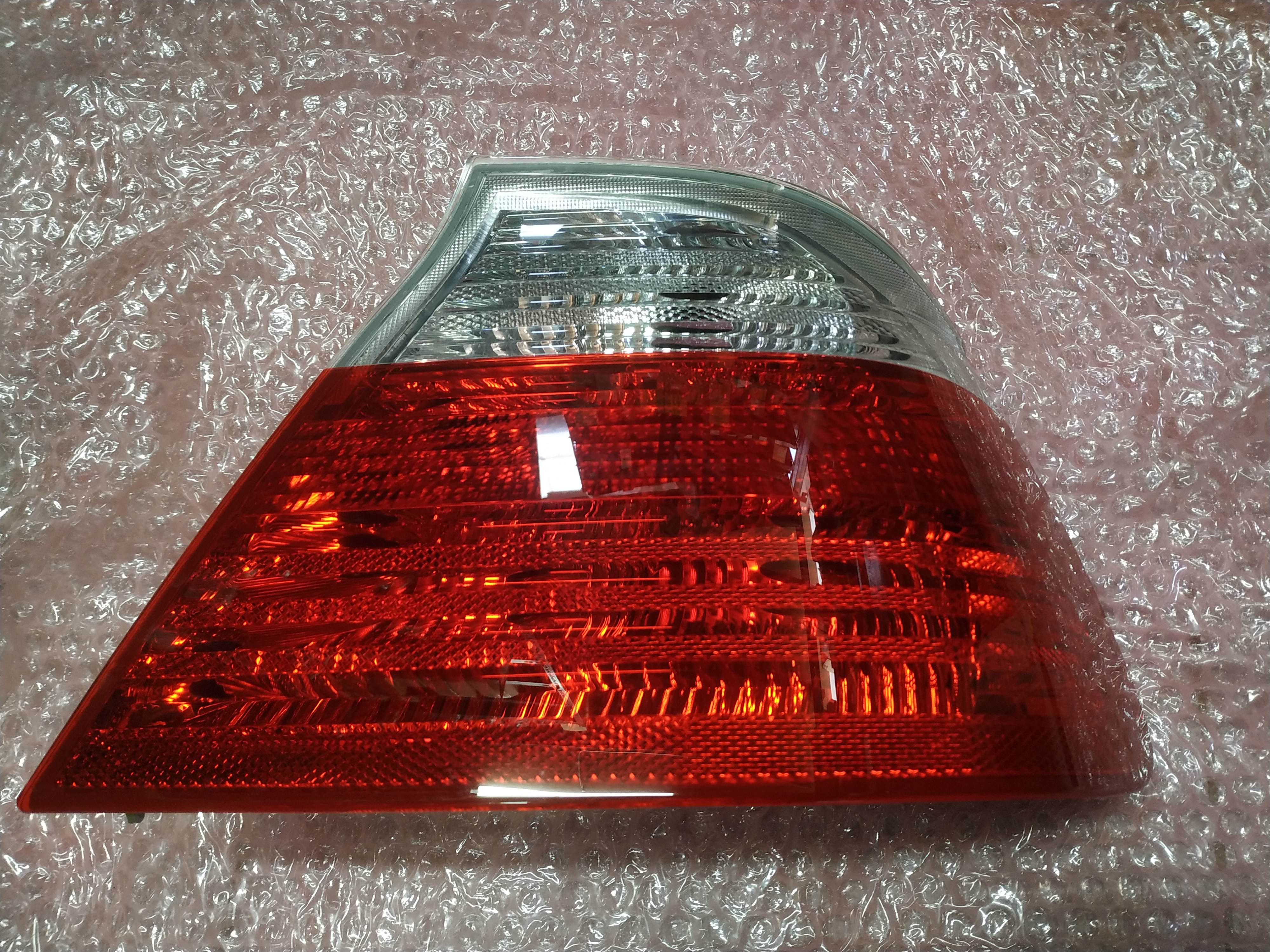 *BMW E46 Convertible tail light right side panel white clear NEW OEM 63218384844