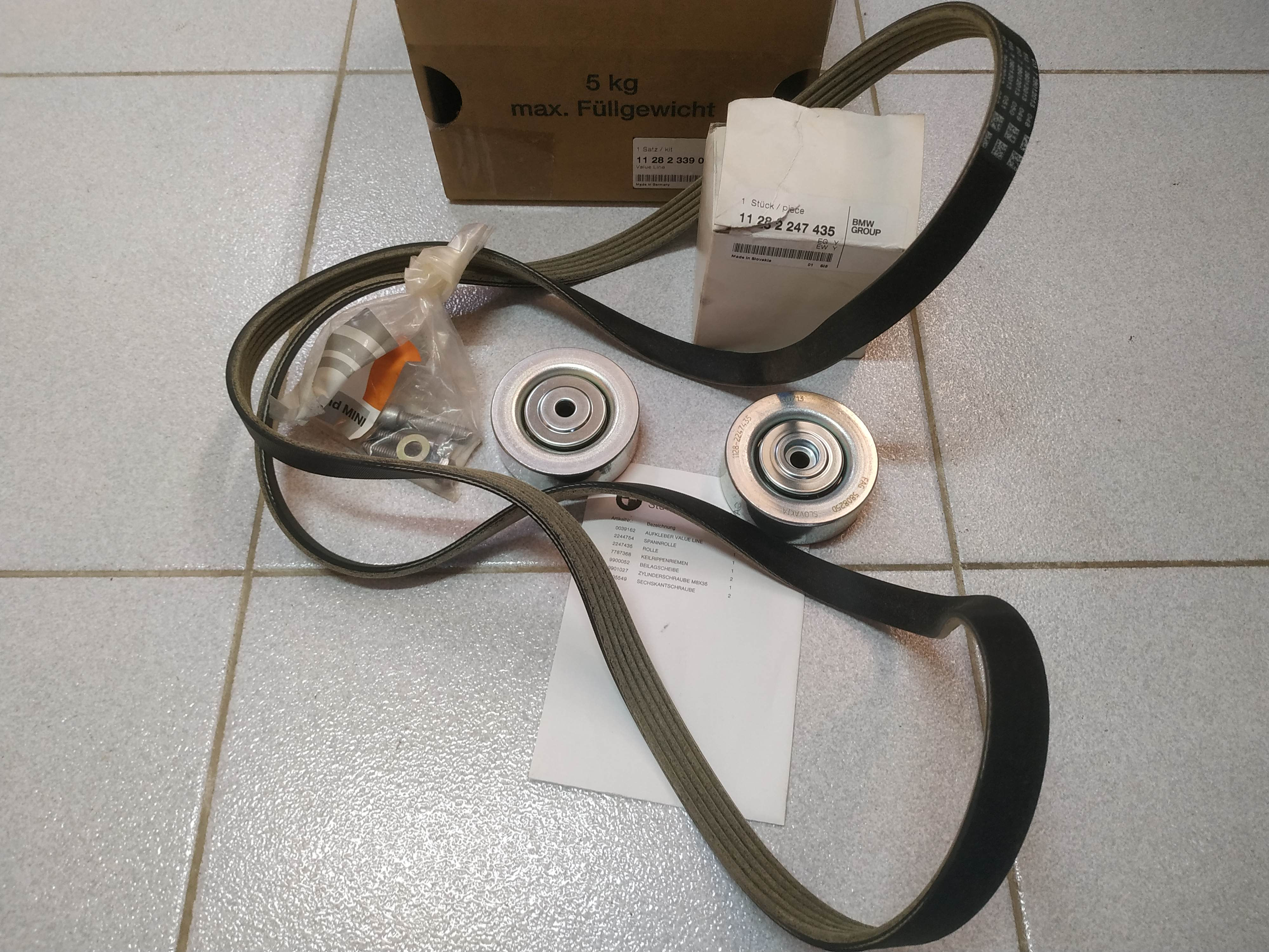 BMW E39-E46 set belts-pulleys water pump -alternator !NEW! !GENUINE! 11282339073