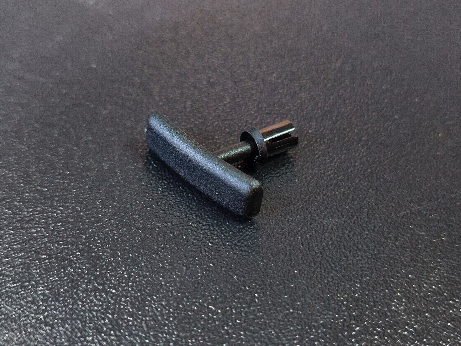 BMW E36 Compact expanding rivet rear window !!NEW!! !!GENUINE!! 51368192933