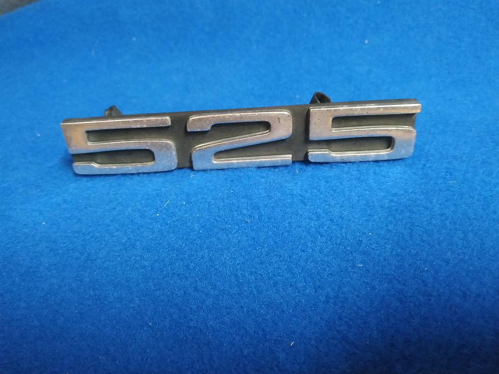 BMW E12 emblem "525" grille badge GENUINE 51141829626