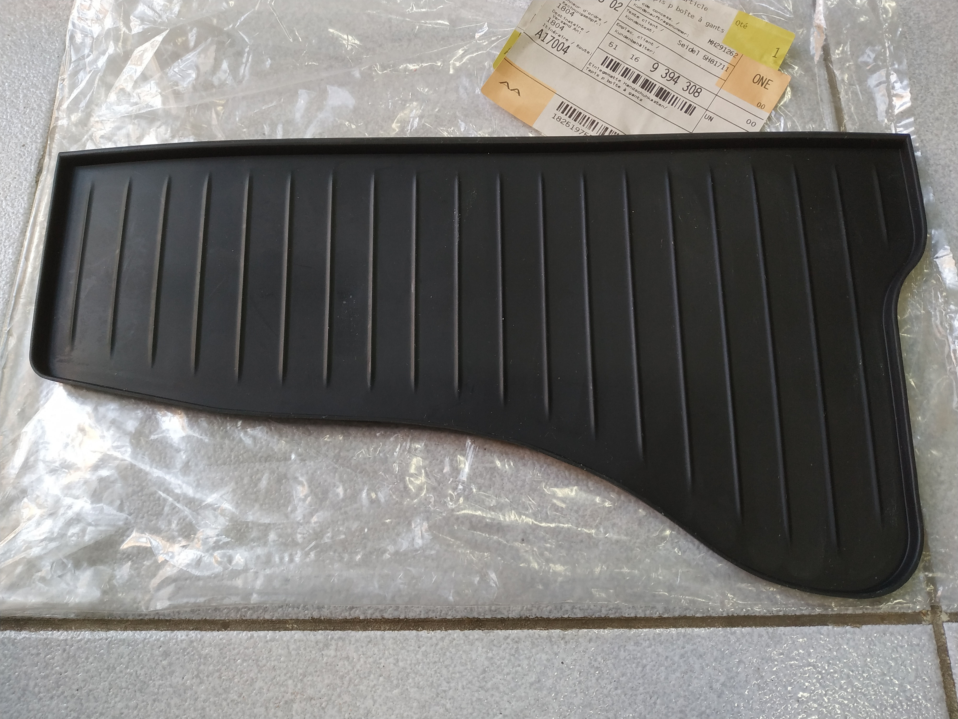 *BMW F20-F21-F87-F23 rubber insert glove box LHD !NEW! GENUINE 51169394308