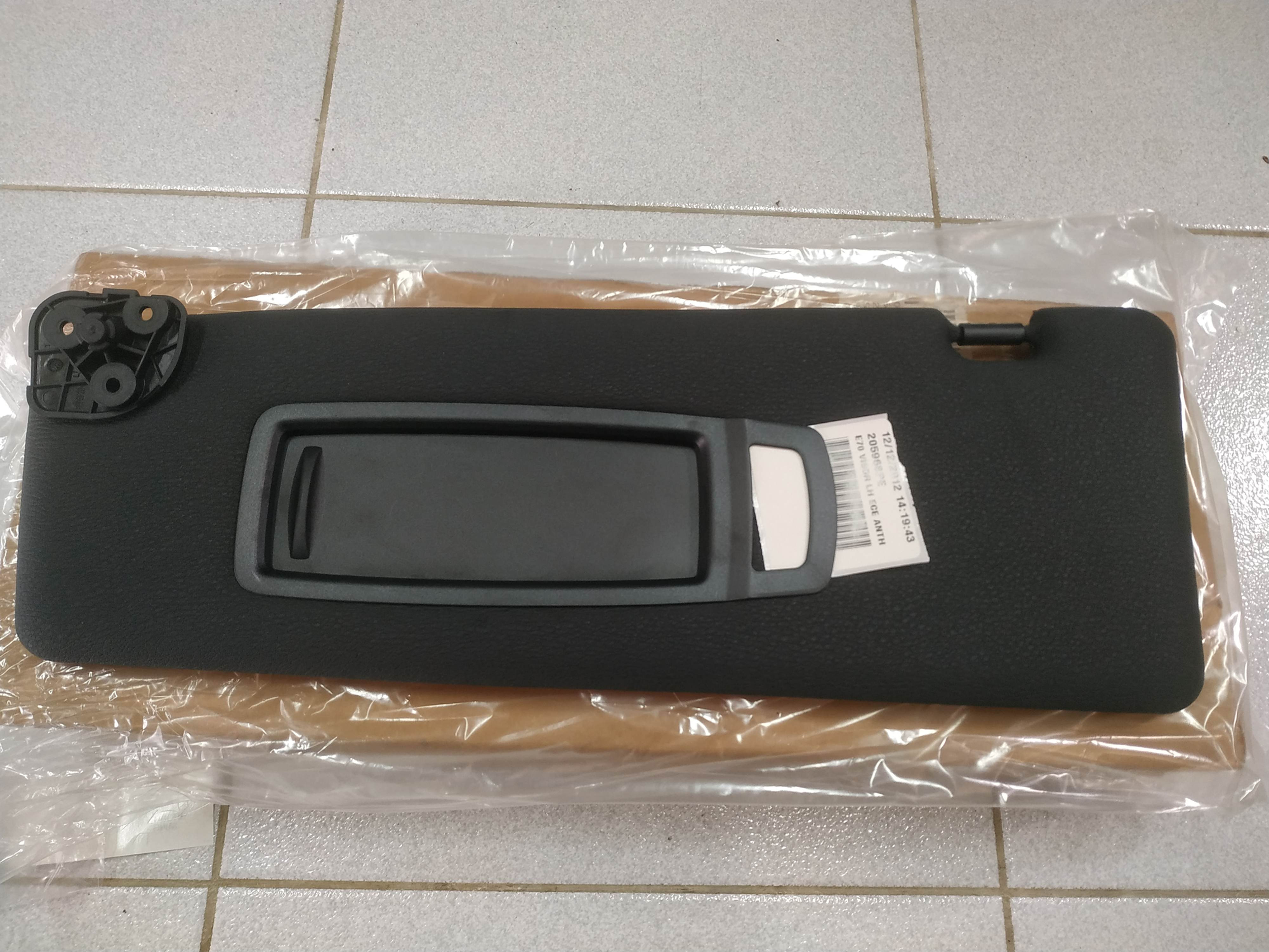 *BMW X5 E70+LCI sun visor left make-up lamp SCHWARZ !NEW! !GENUINE! 51168037379