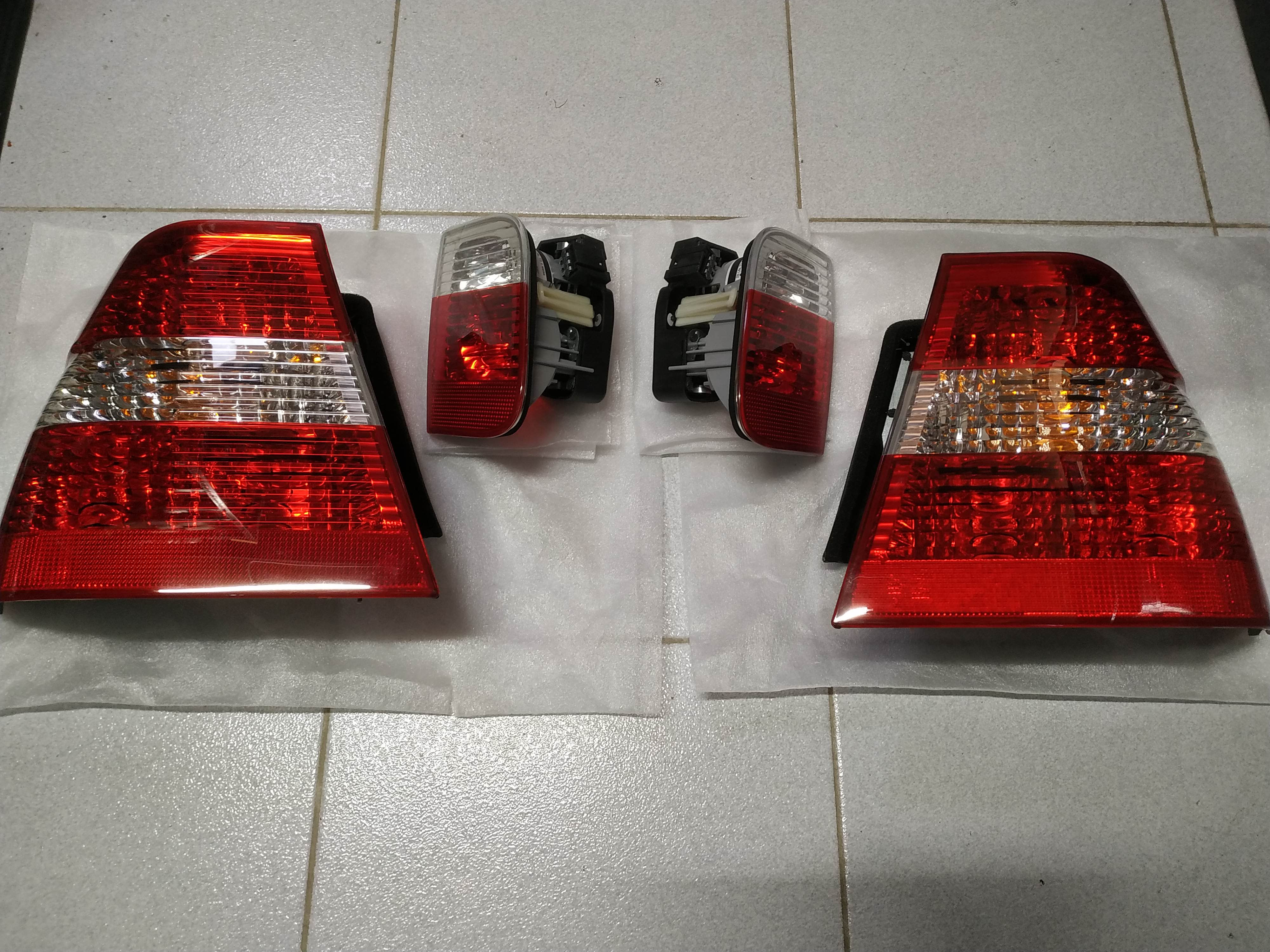 *BMW E46 tail lights white L+R complete SEDAN !NEW! NLA OEM 63210140253