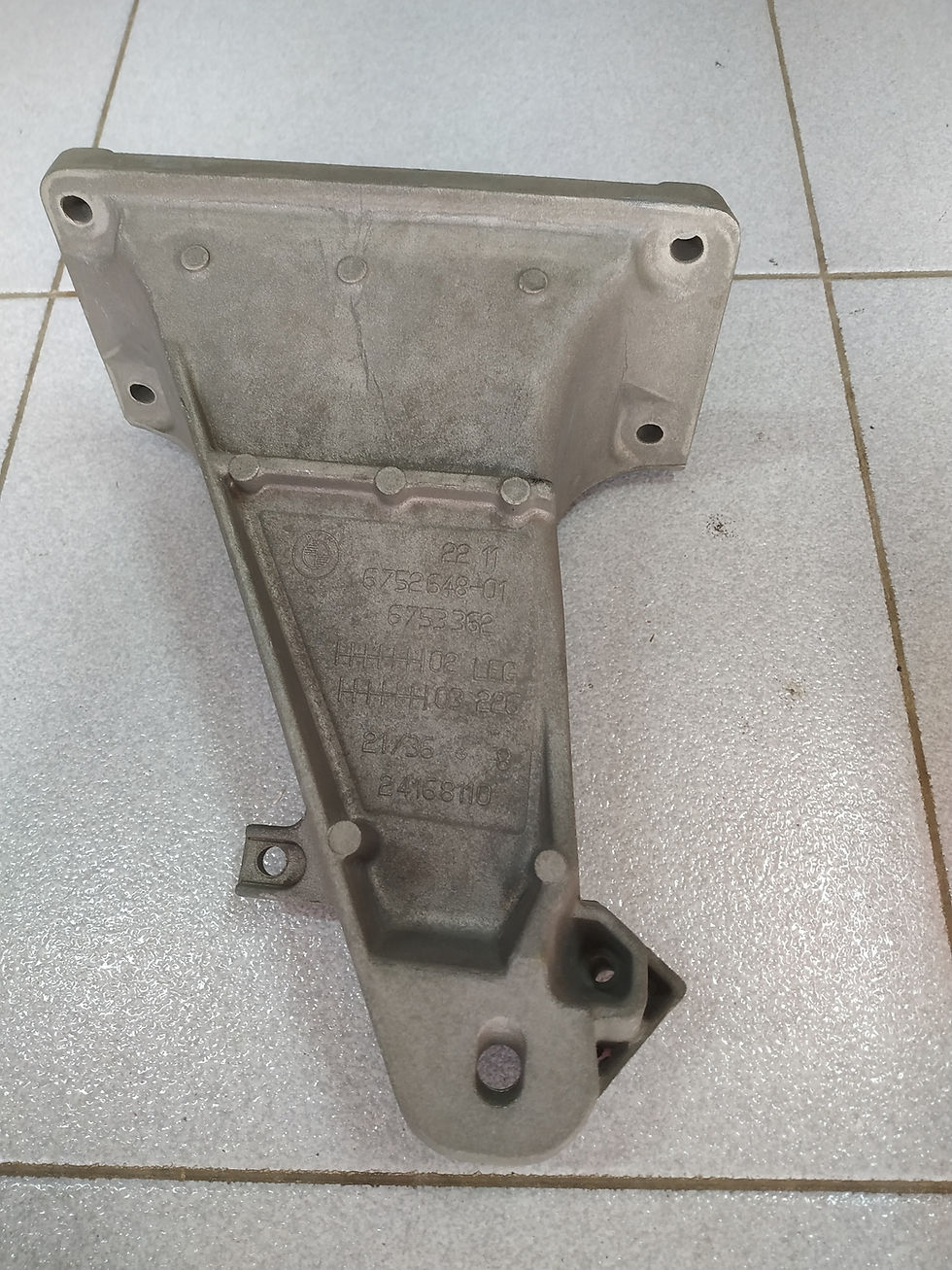 BMW E39 engine support right !NEW! GENUINE 22116752648