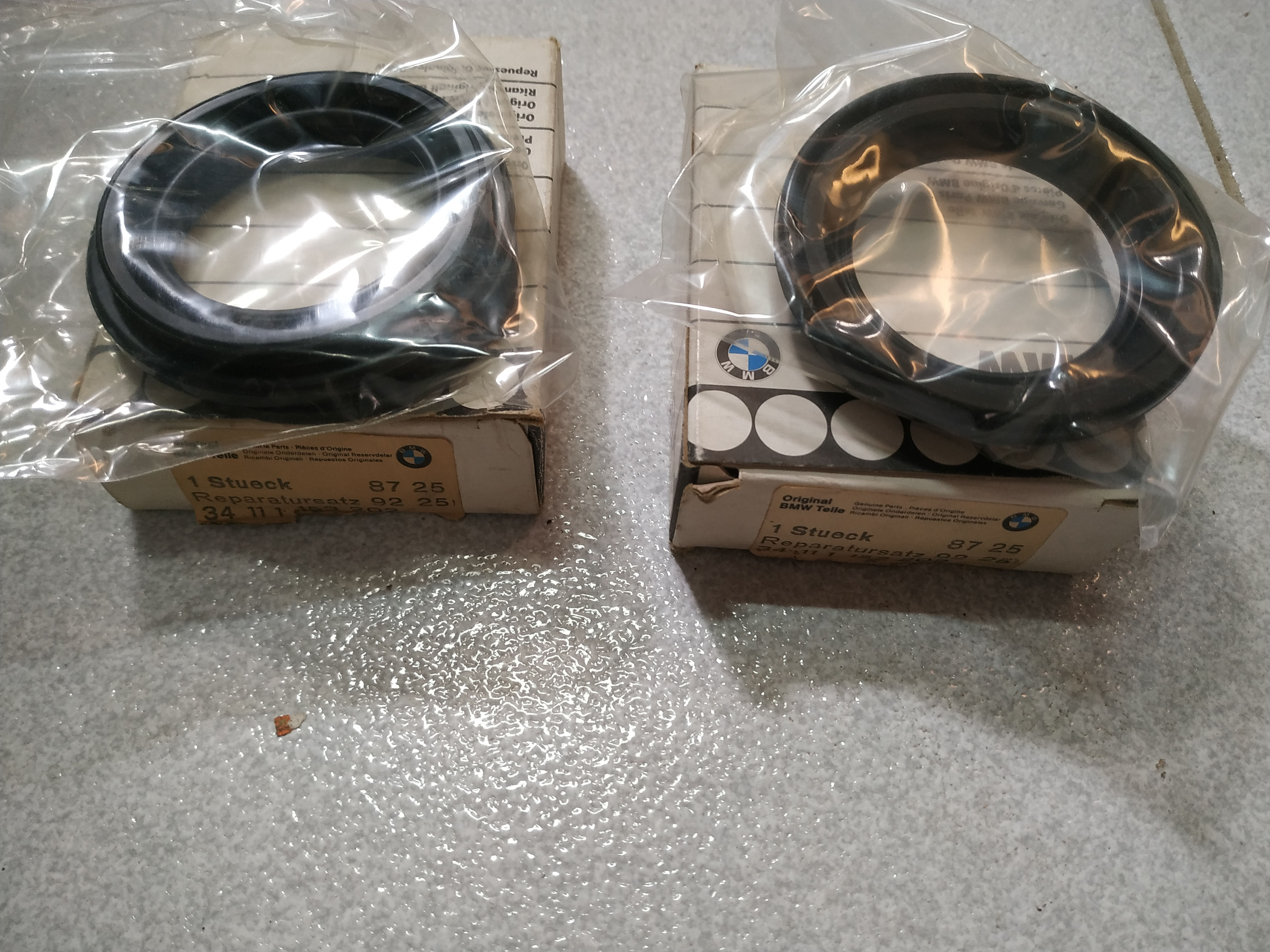 BMW E30-E36-E28-Z3 brake calipers front repair set NEW NOS GENUINE 34111153202