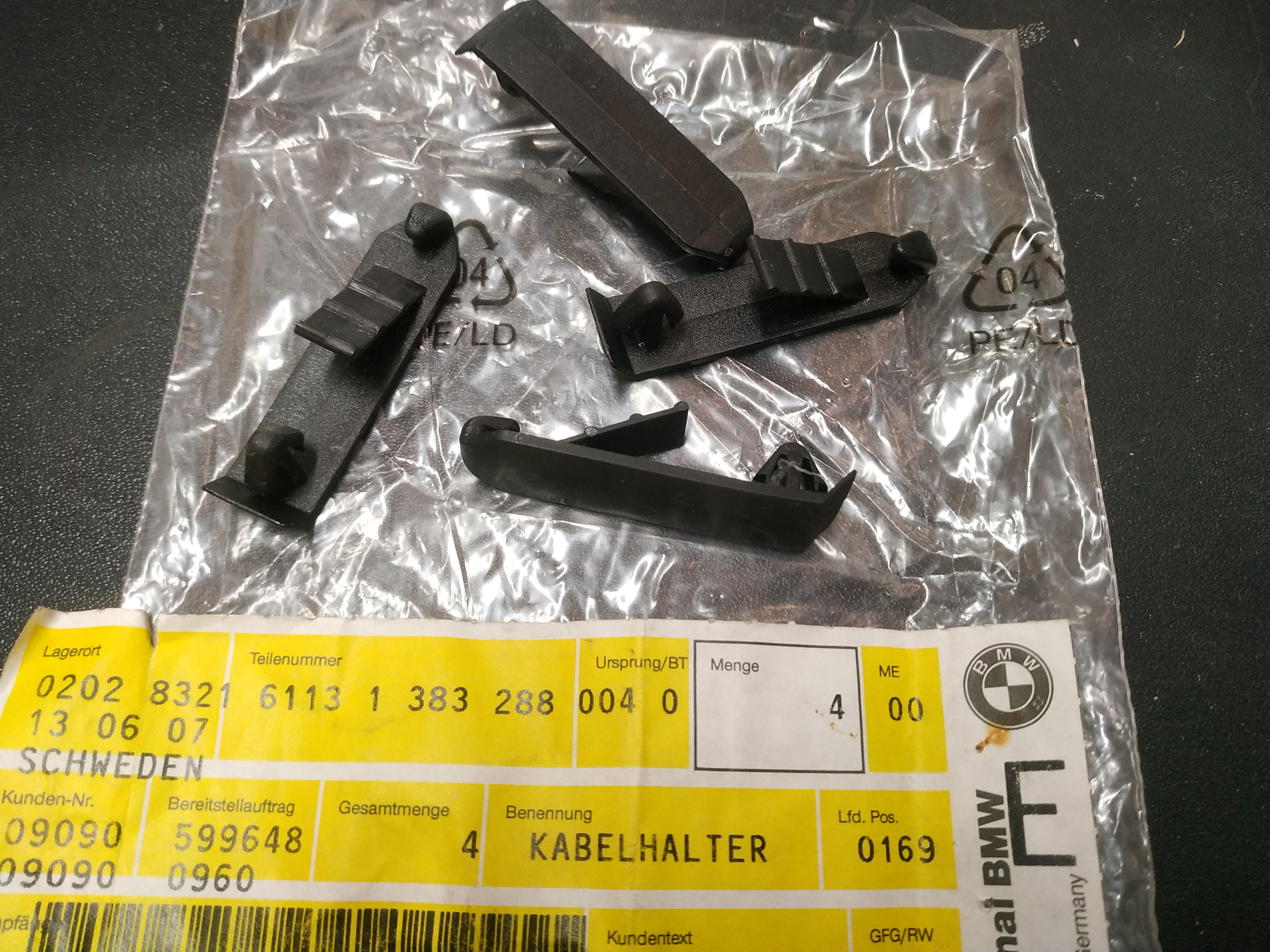 BMW E34 Touring trunk lid cable holders(4) !NEW! GENUINE 61131383288