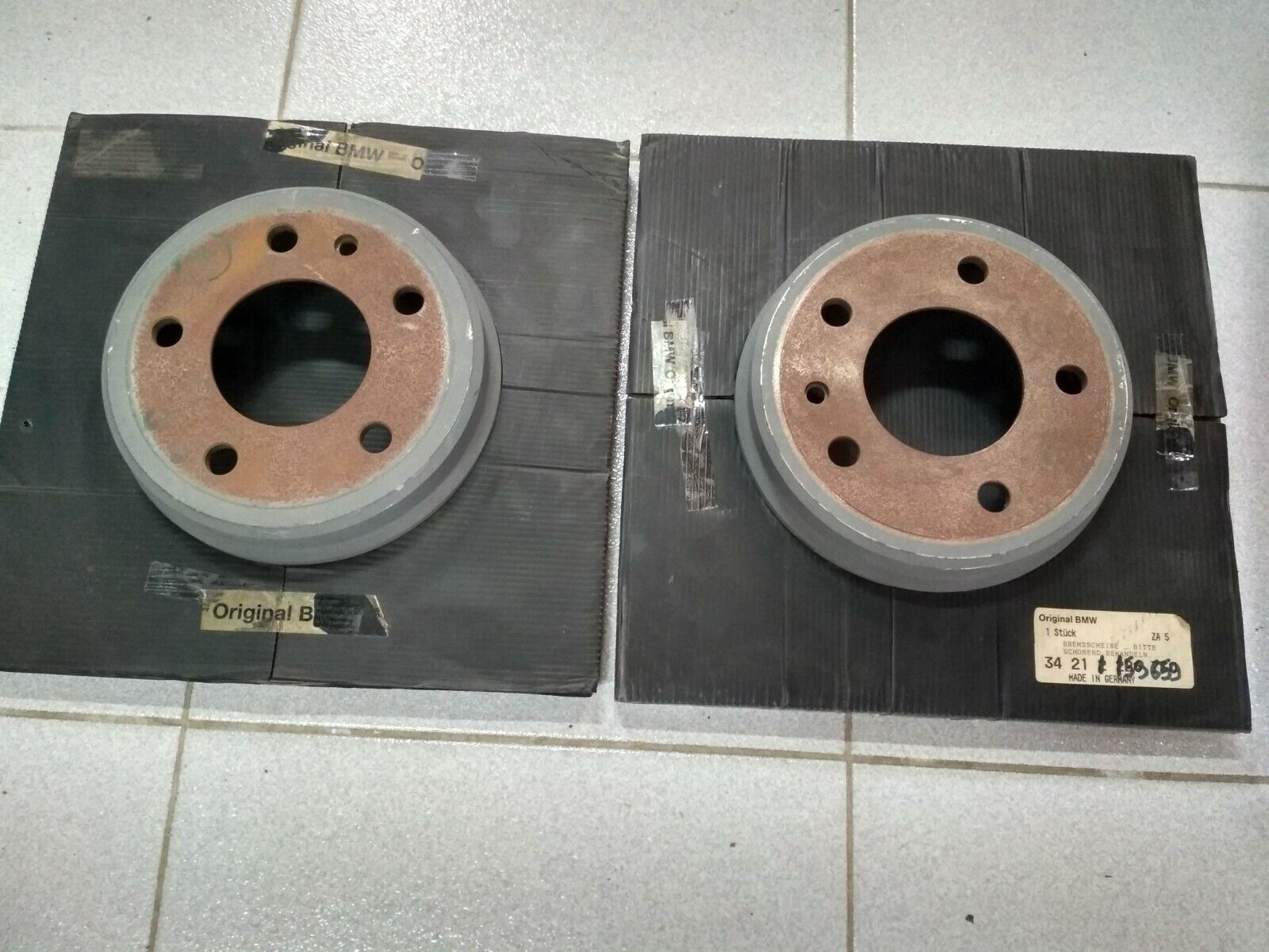 BMW E34 M5 brake discs rear 300x20mm !NEW! GENUINE 34211159659-34211165265