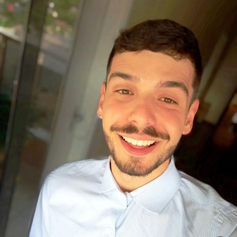 Thiago Coutinho Freitas de Oliveira.gif