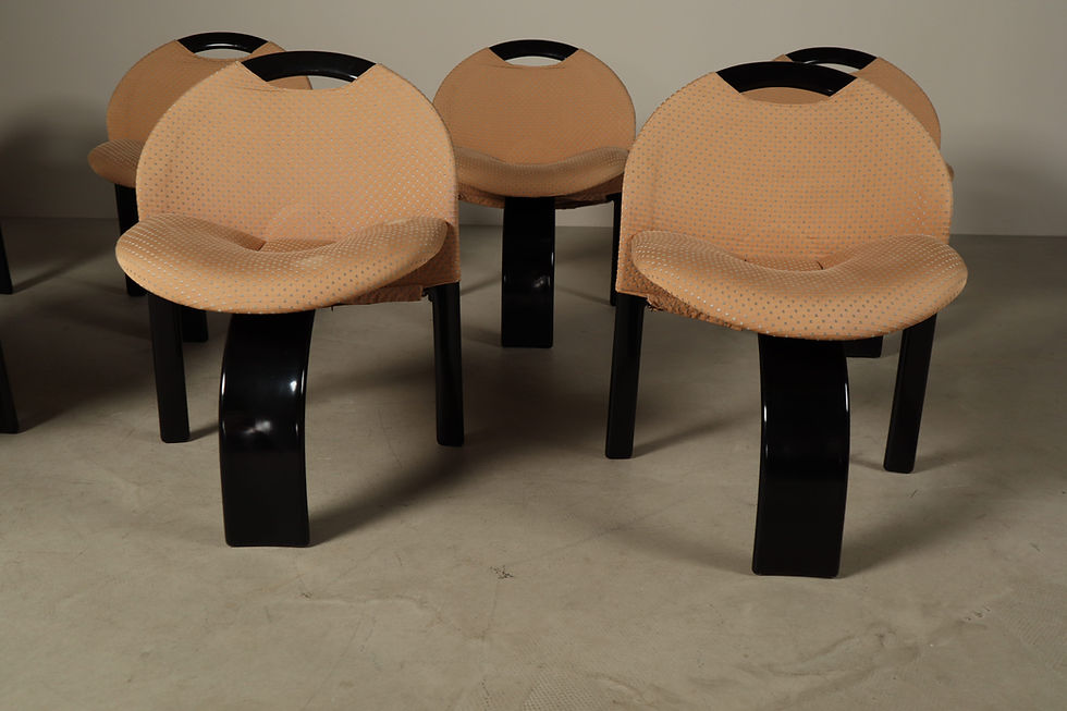 Thumbnail: Set of Eight ‘Sail’ Dining Chairs by Giovanni Offredi for Saporiti Italia, 1973