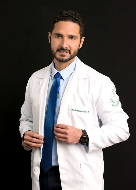 DR ANTONIO PALACIOS_edited.jpg