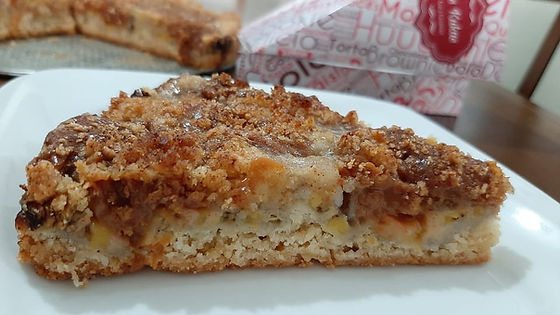 Cuca Inteira de Banana com doce de leite