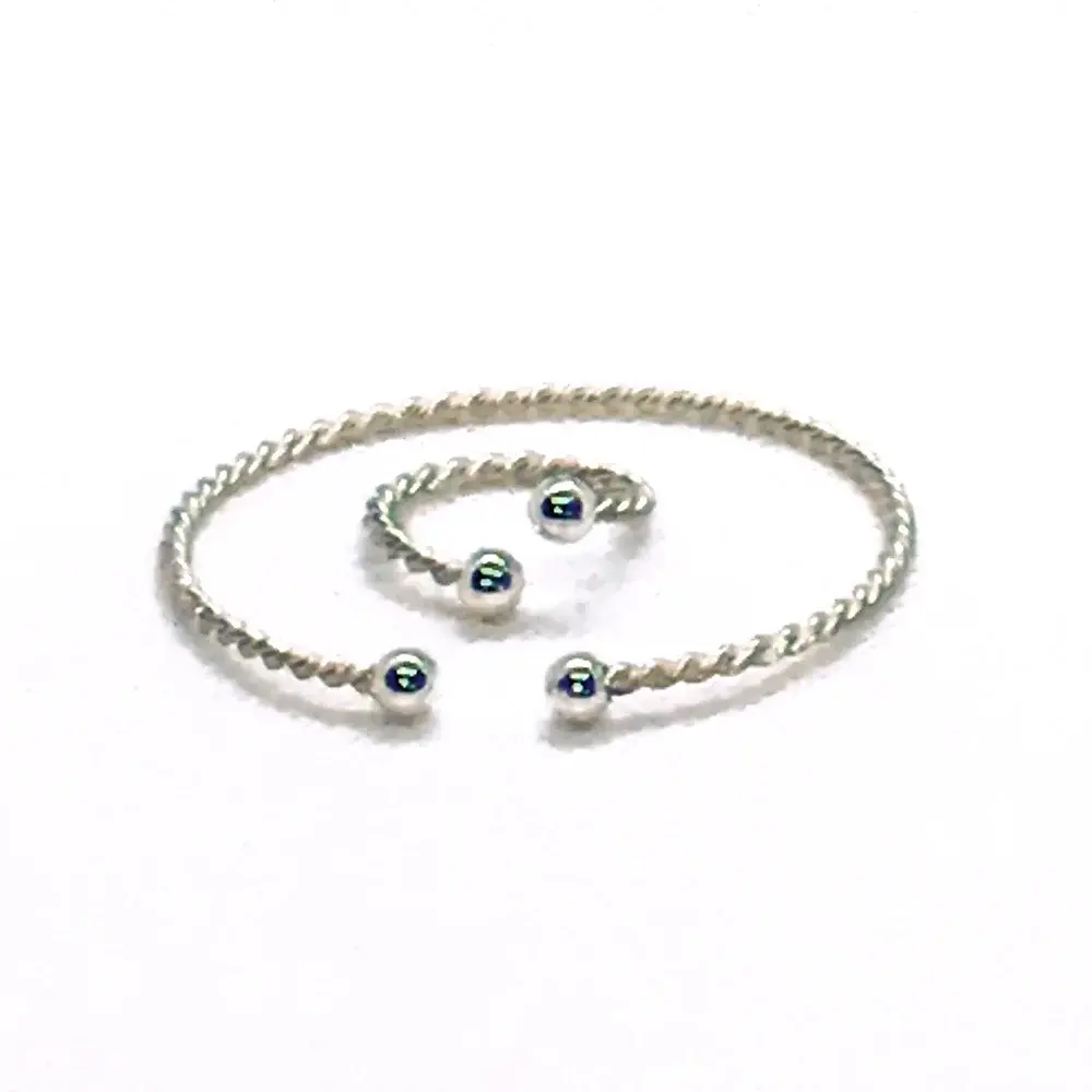 Anillo de plata simple