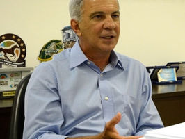 Marcelo Oliveira, secretário da educação do Município de Salvador - BA é notificado