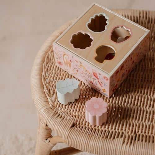 תמונה ממוזערת: סדרן צורות Fairy Garden