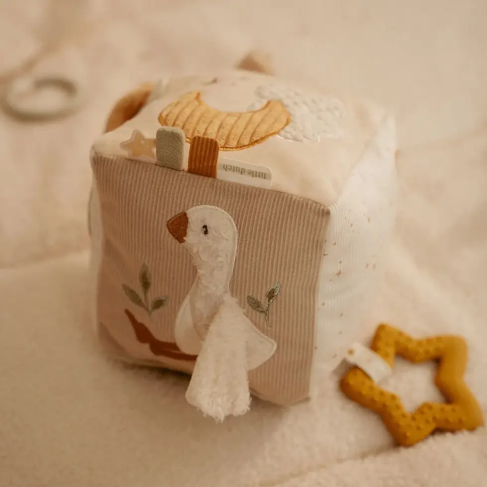 קוביית פעילות רכה | Newborn Naturals