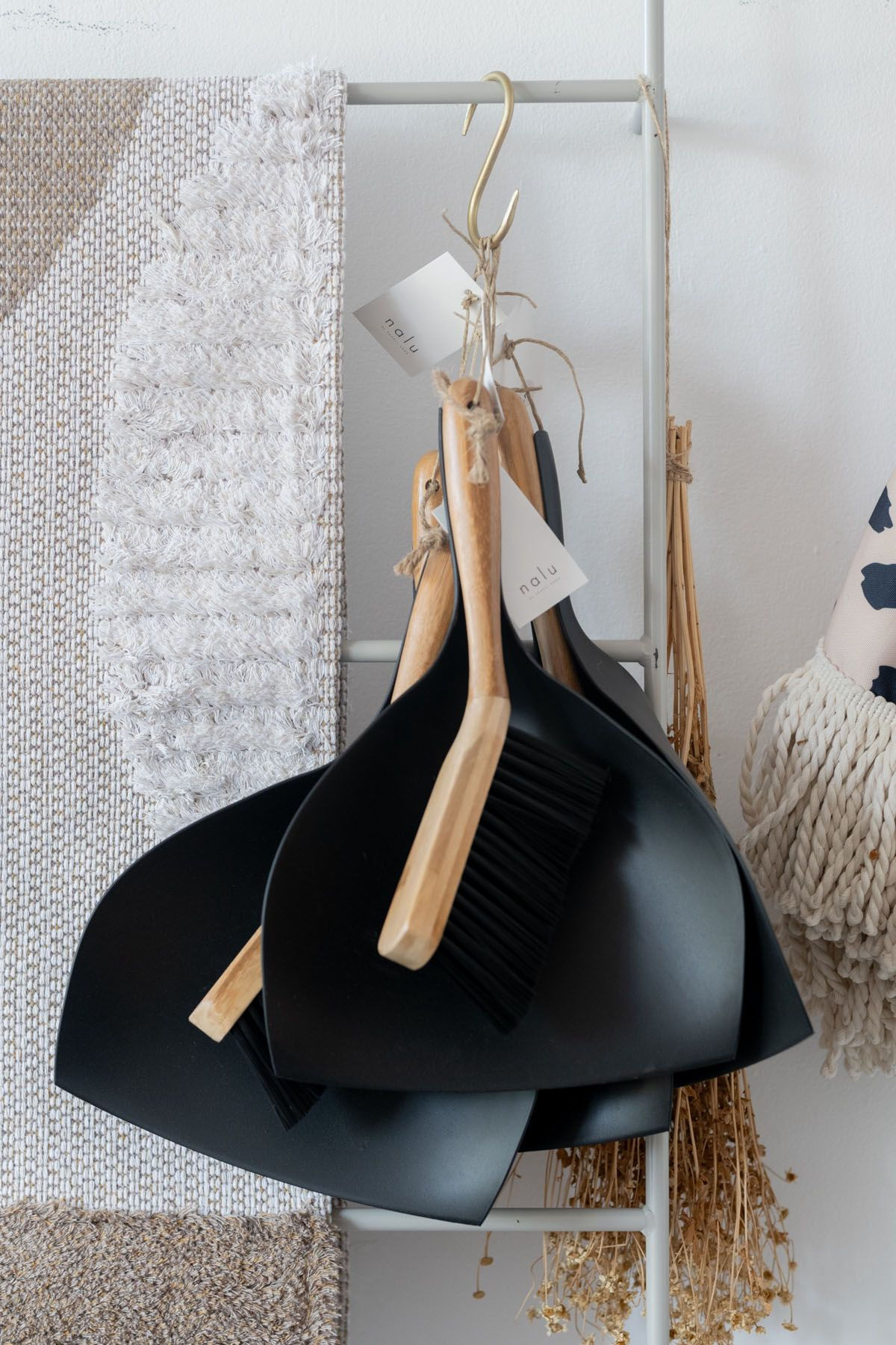 מטאטא יד ויעה שחור