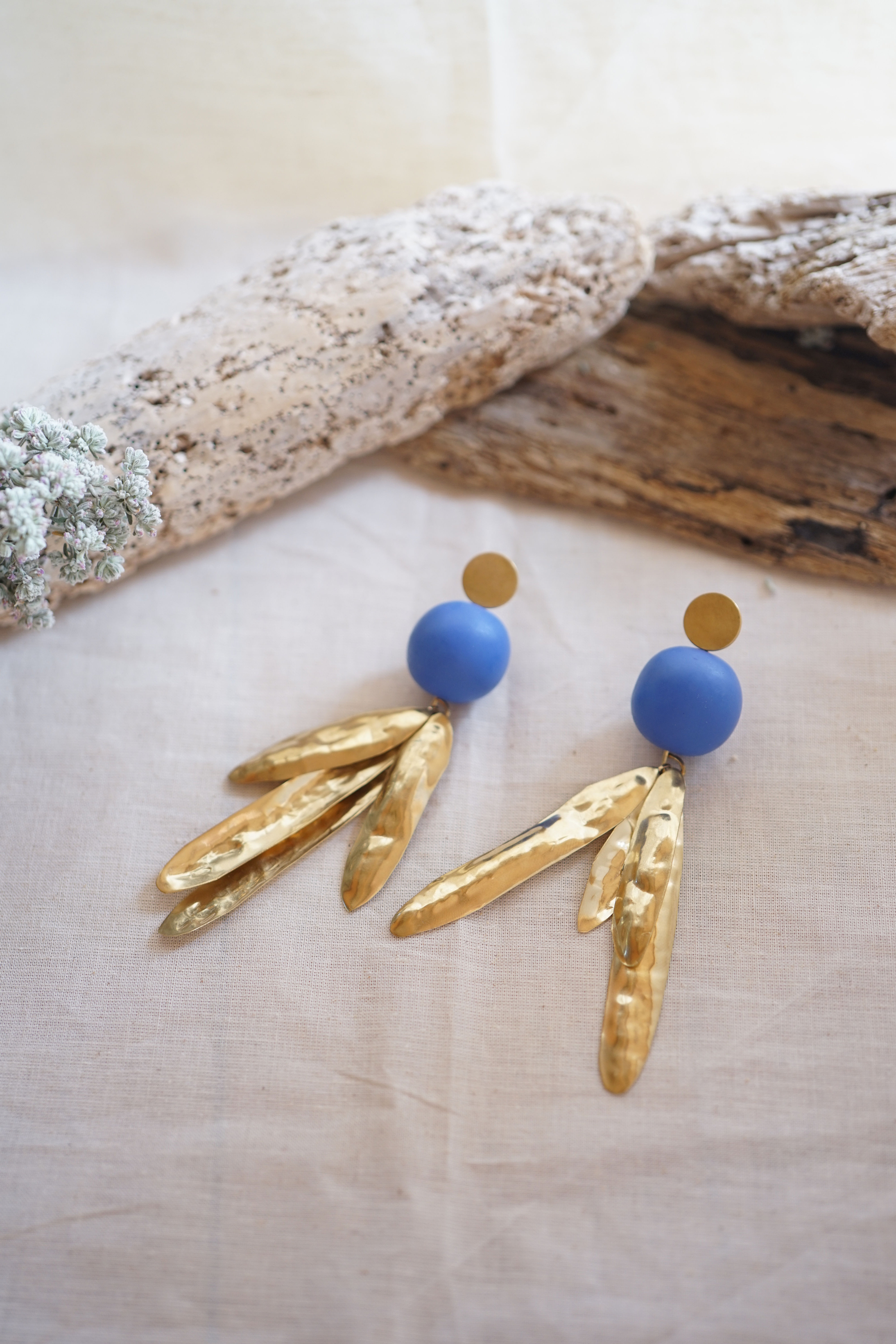 · Pendientes Hojas al Viento ·