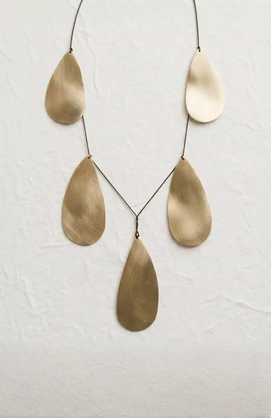Collar lágrimas gigante