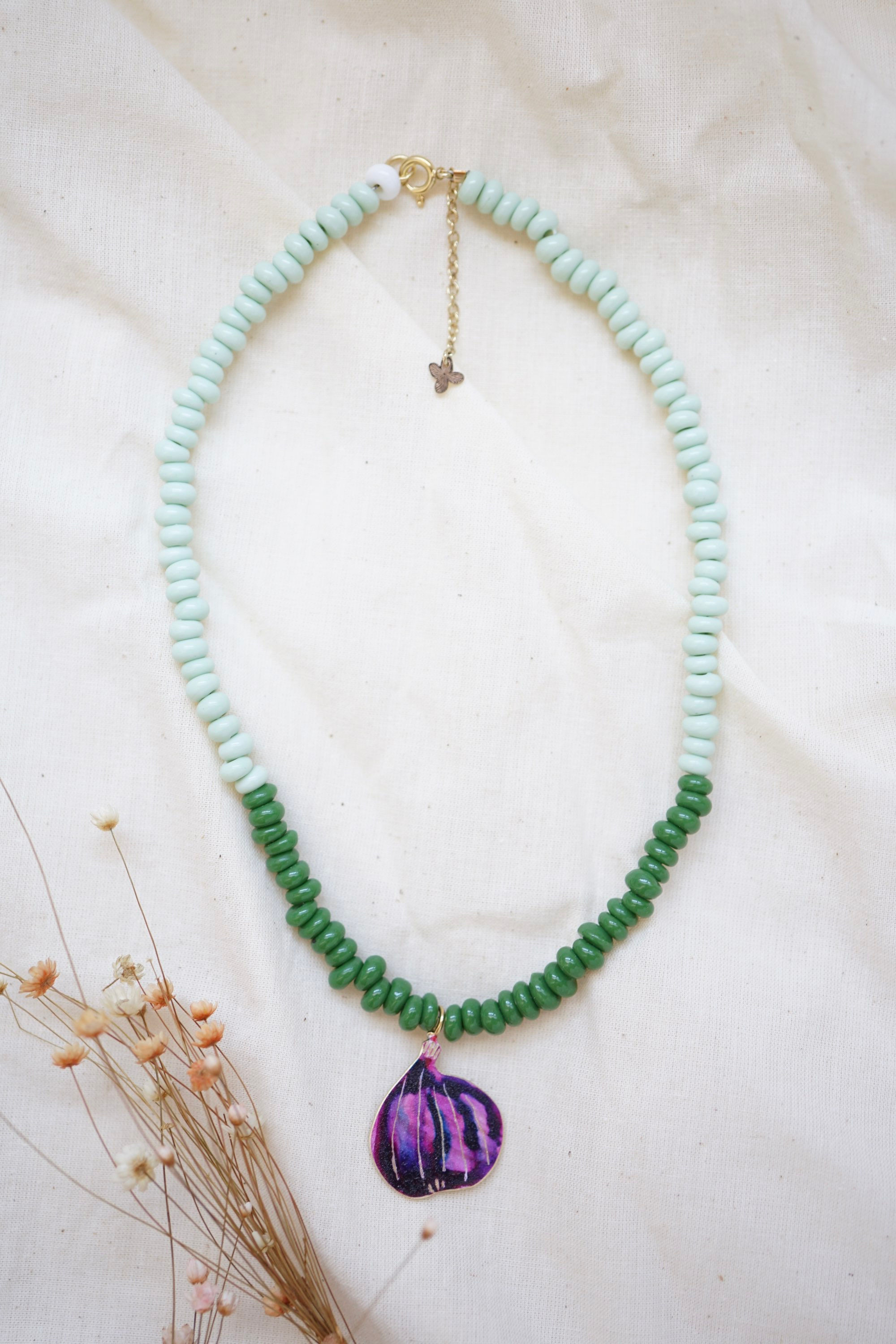 Collares vidrios y colores