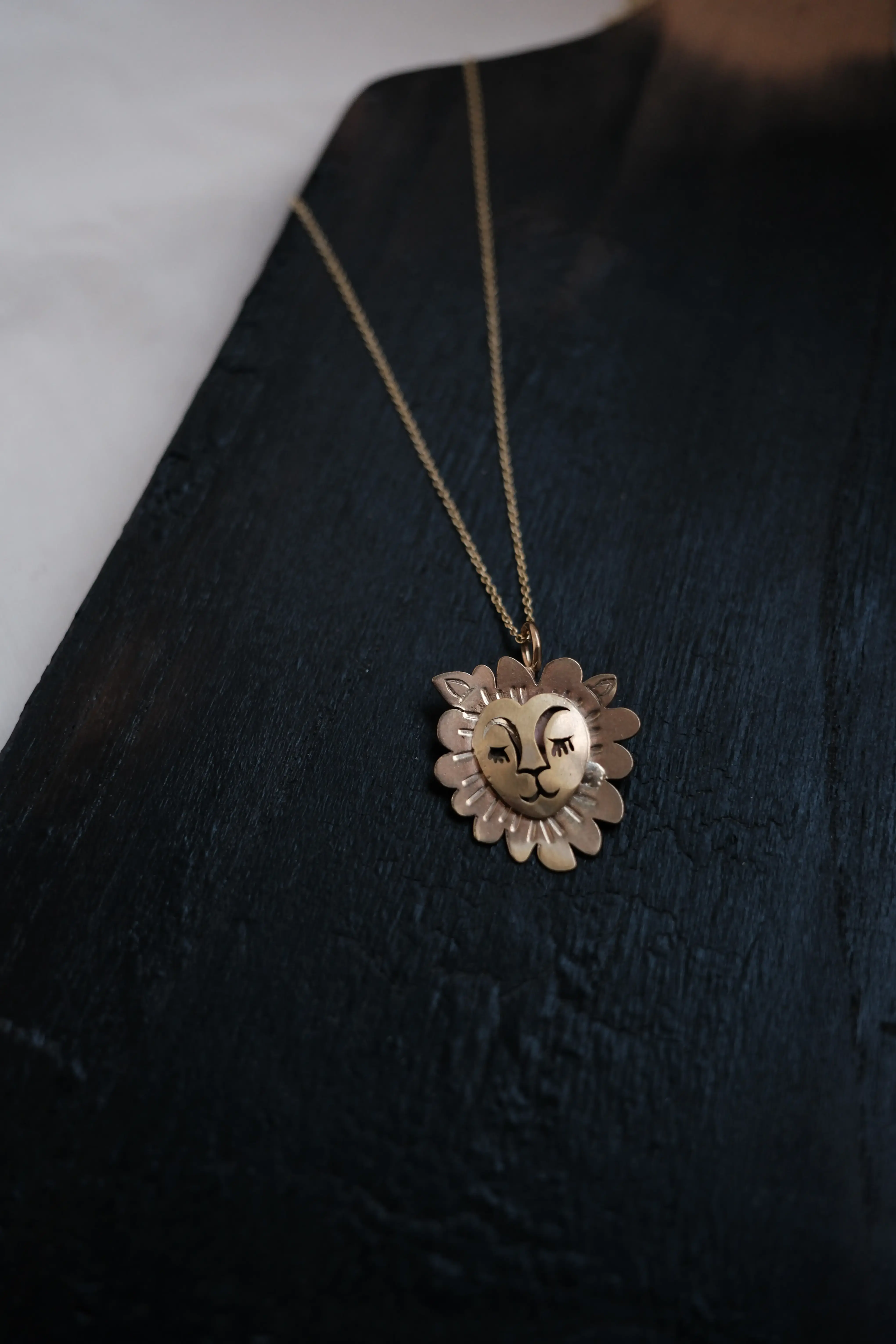 Collar mini leones