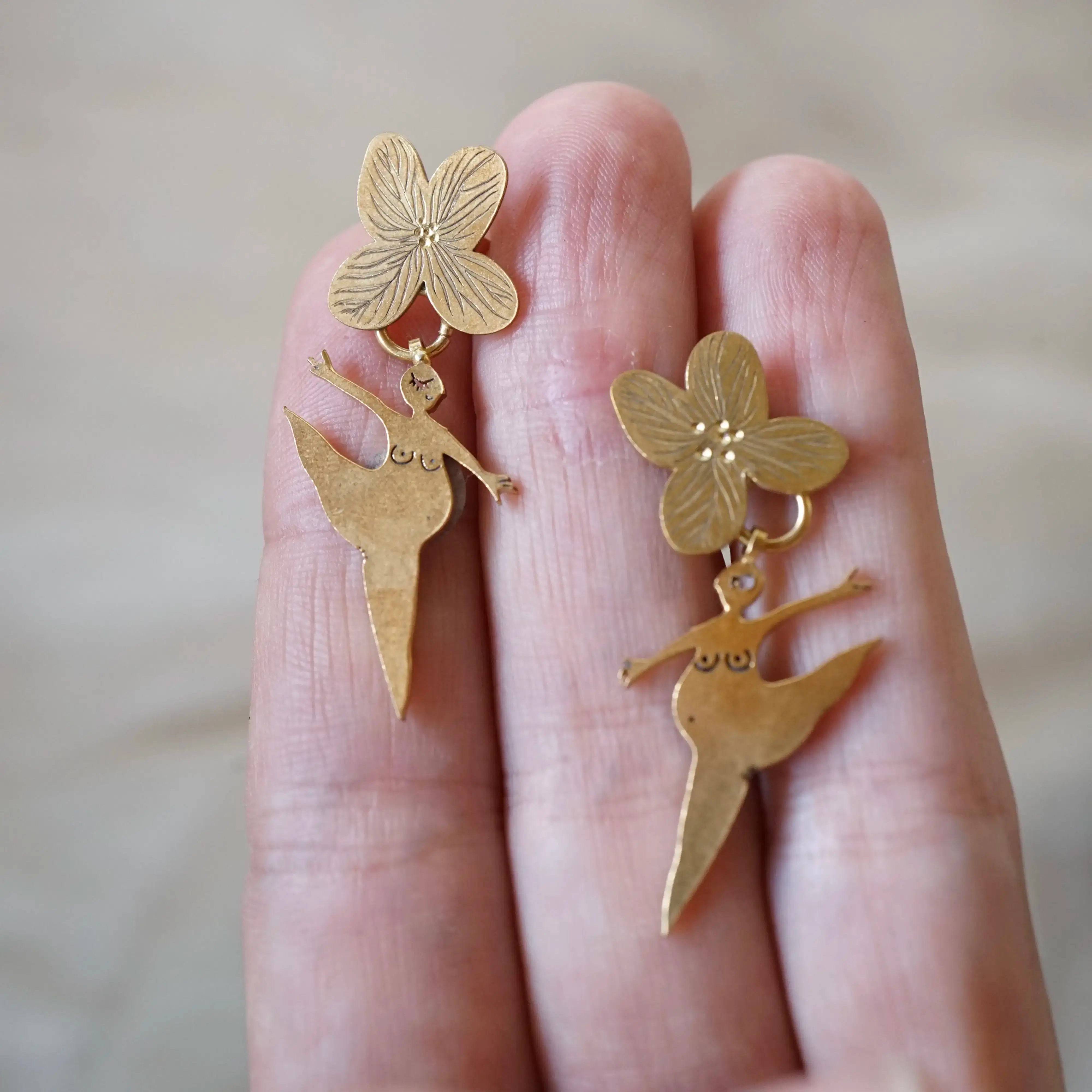 Pendientes flores y bailarinas | María Rosúa