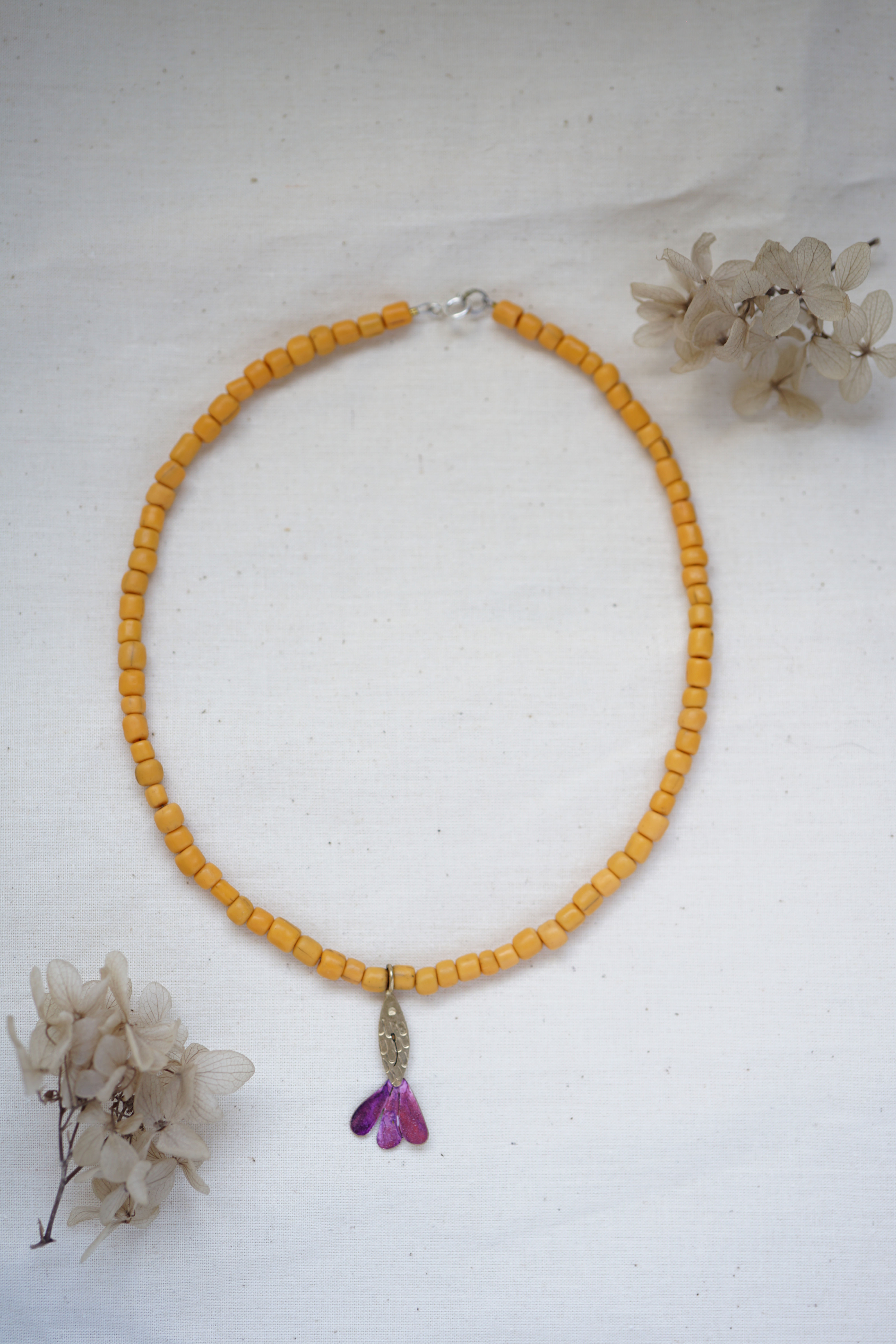 Collares vidrios y colores