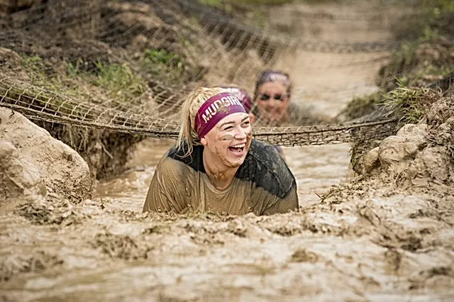 Girl mud run 2021