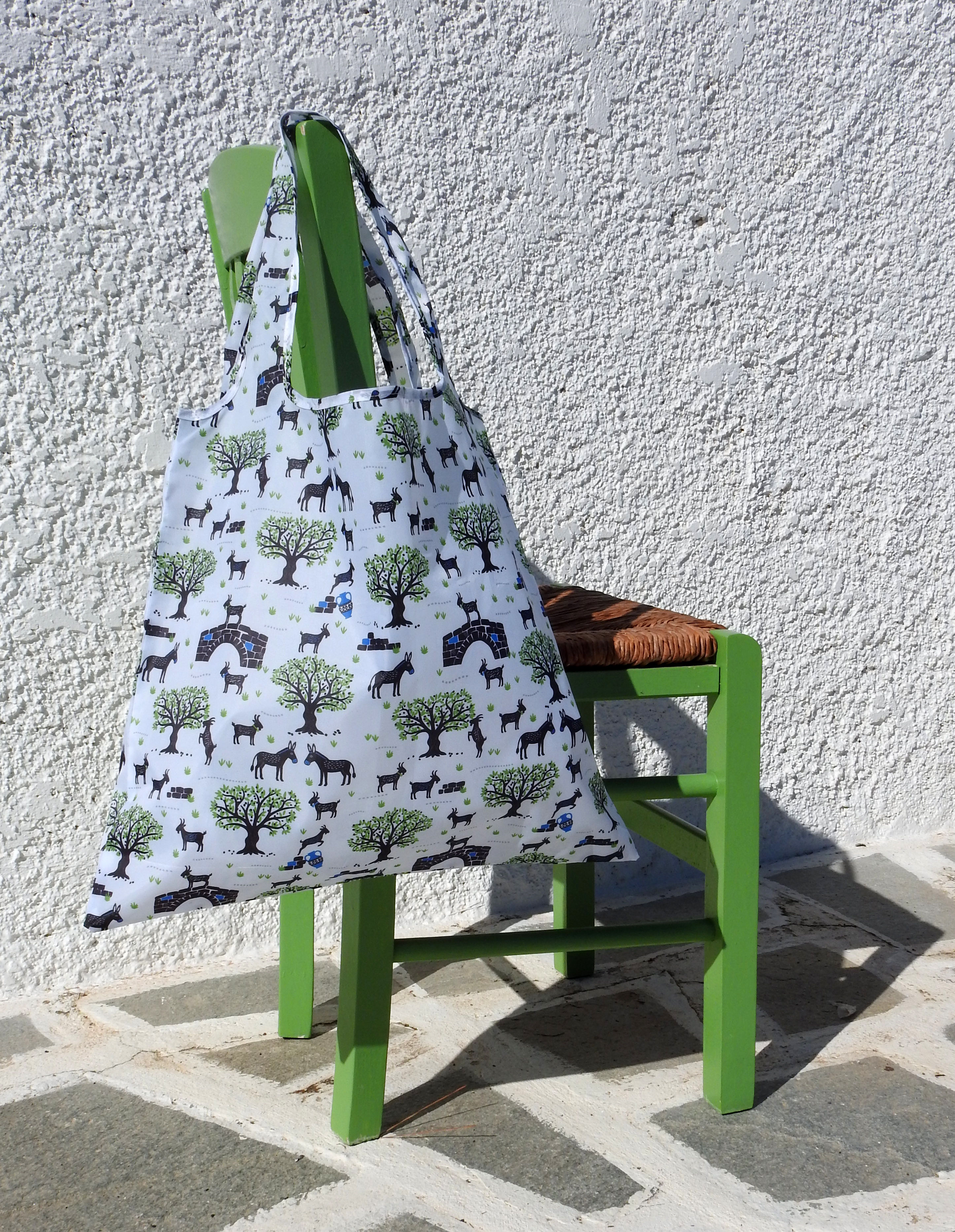 Olive Grove Antics Reusable & Foldable bag in Pouch
