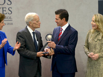 Reconocen a Luis Goytisolo con el Premio Internacional Carlos Fuentes