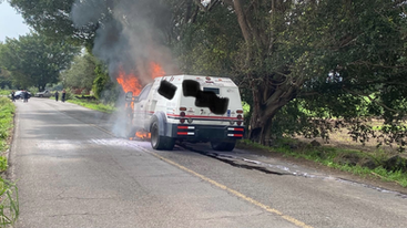 Se incendia camioneta de valores en Cuauhtémoc