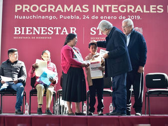 El que tenga menos recibirá más, afirma López Obrador en gira por Puebla e Hidalgo