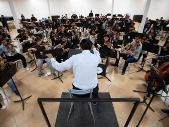 Estudiante del IUBA representa a Colima en la Orquesta Sinfónica Infantil de México
