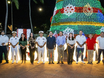 La UdeC participa en el Encendido del Árbol 2025 de ASIPONA Manzanillo