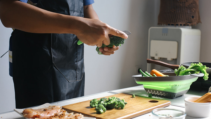 Aprende a almacenar y manipular alimentos de forma seguradurante la época de calor