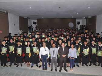 Egresa nueva generación de ingenieros civiles